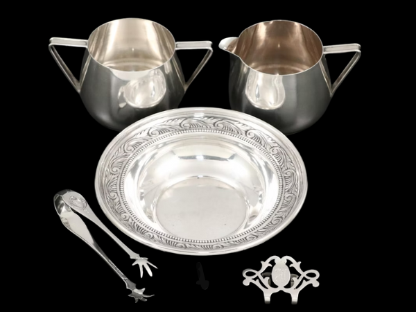 Traditional Art, Furniture, Jewelry & Décor