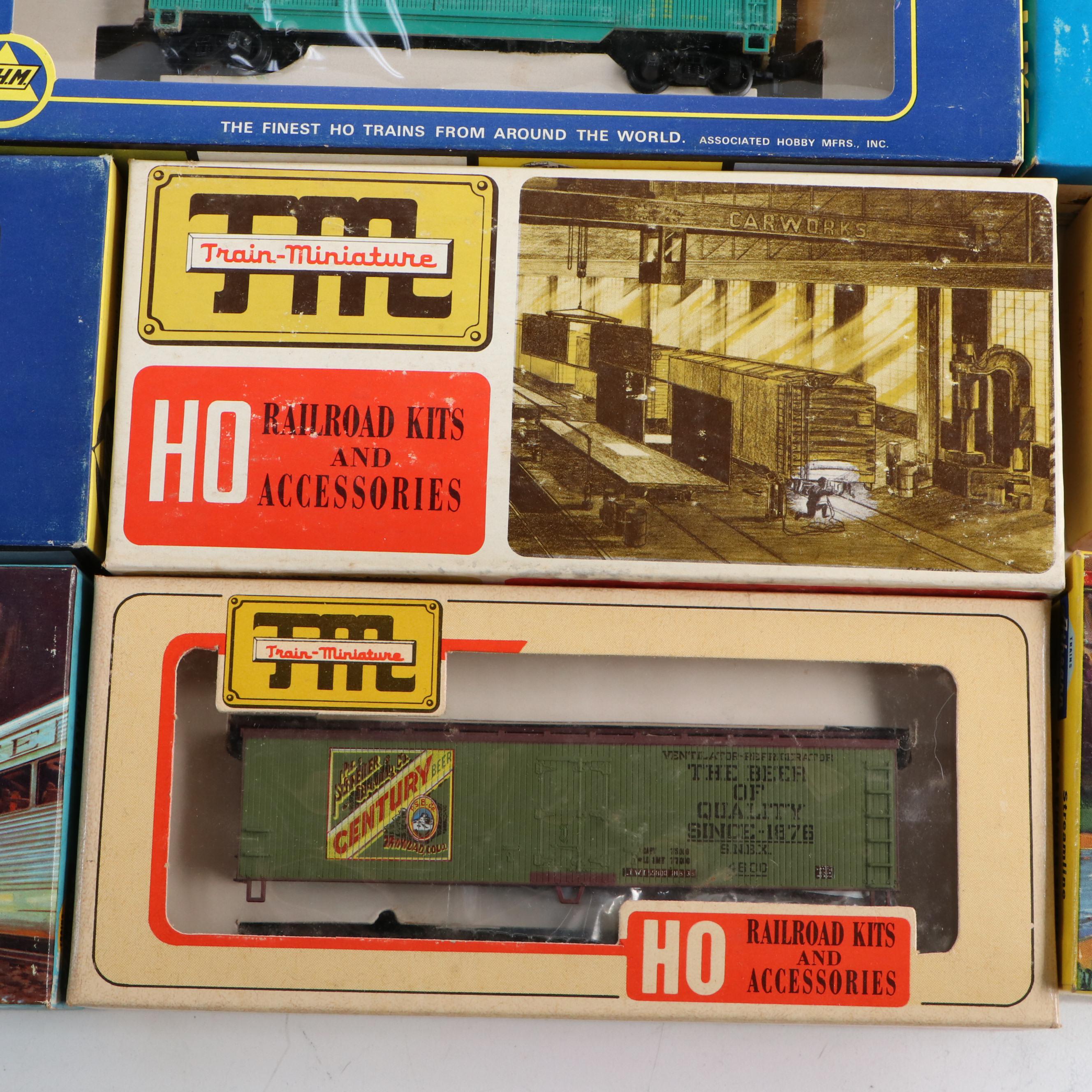 AHM, Athearn and Other HO Scale Model Train Cars with Proto 2000 E6B Locomotive