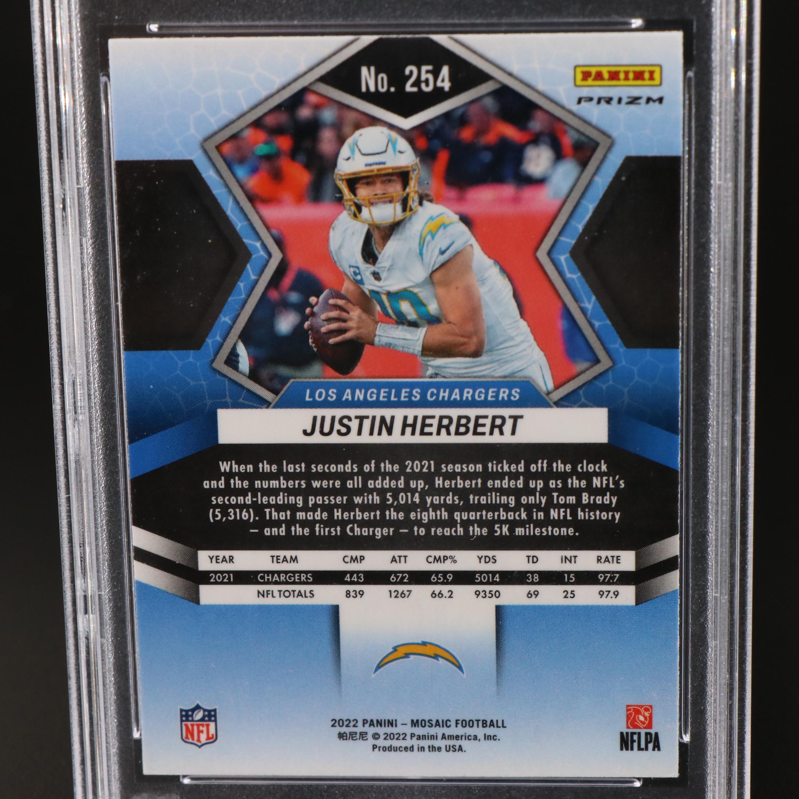 2022 Mosaic Justin Herbert Camo Pink  Football Card Graded PSA 10