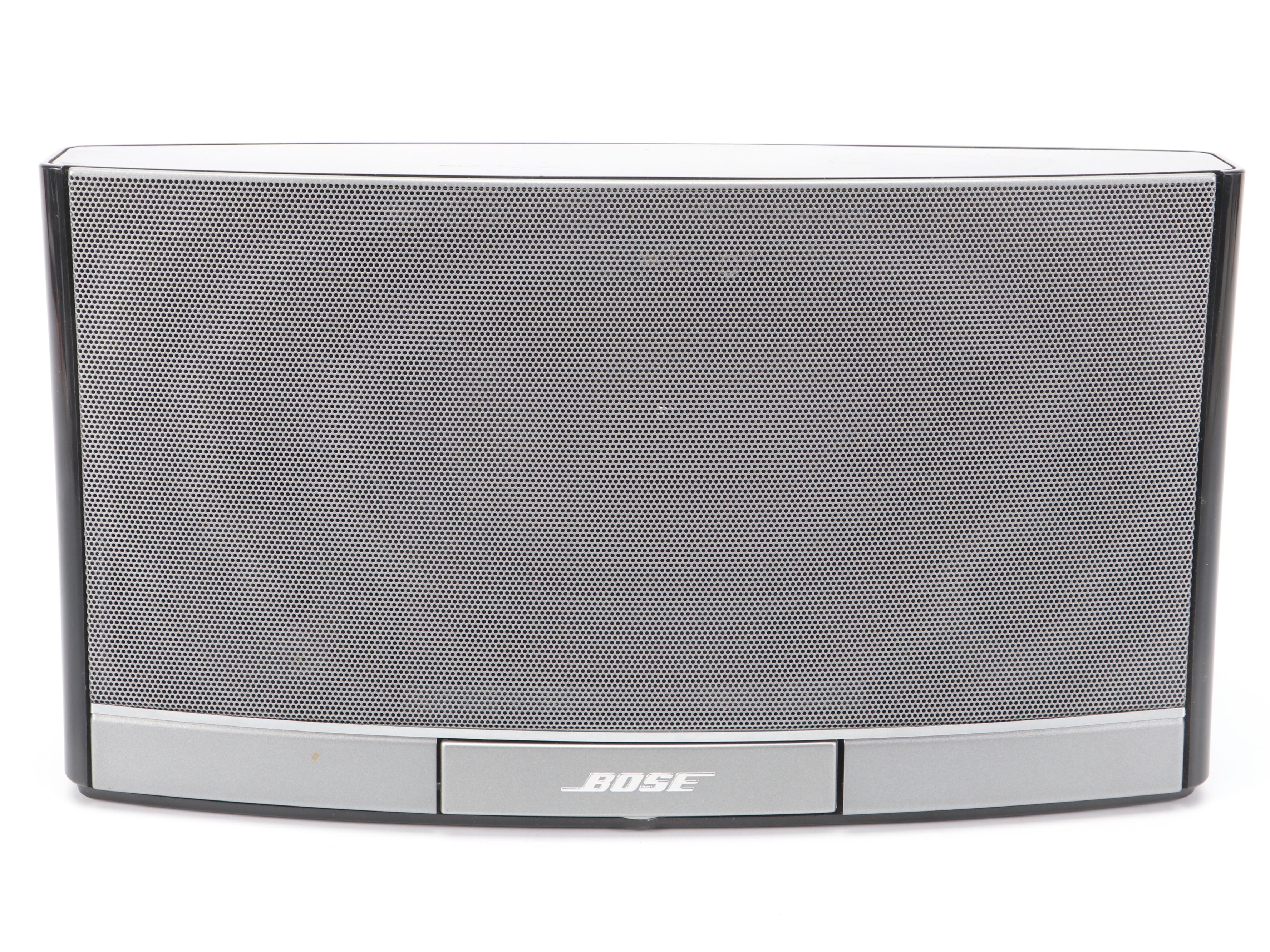 Apple 4GB iPod Nano 3rd Gen with Bose SoundDock Digital Music System