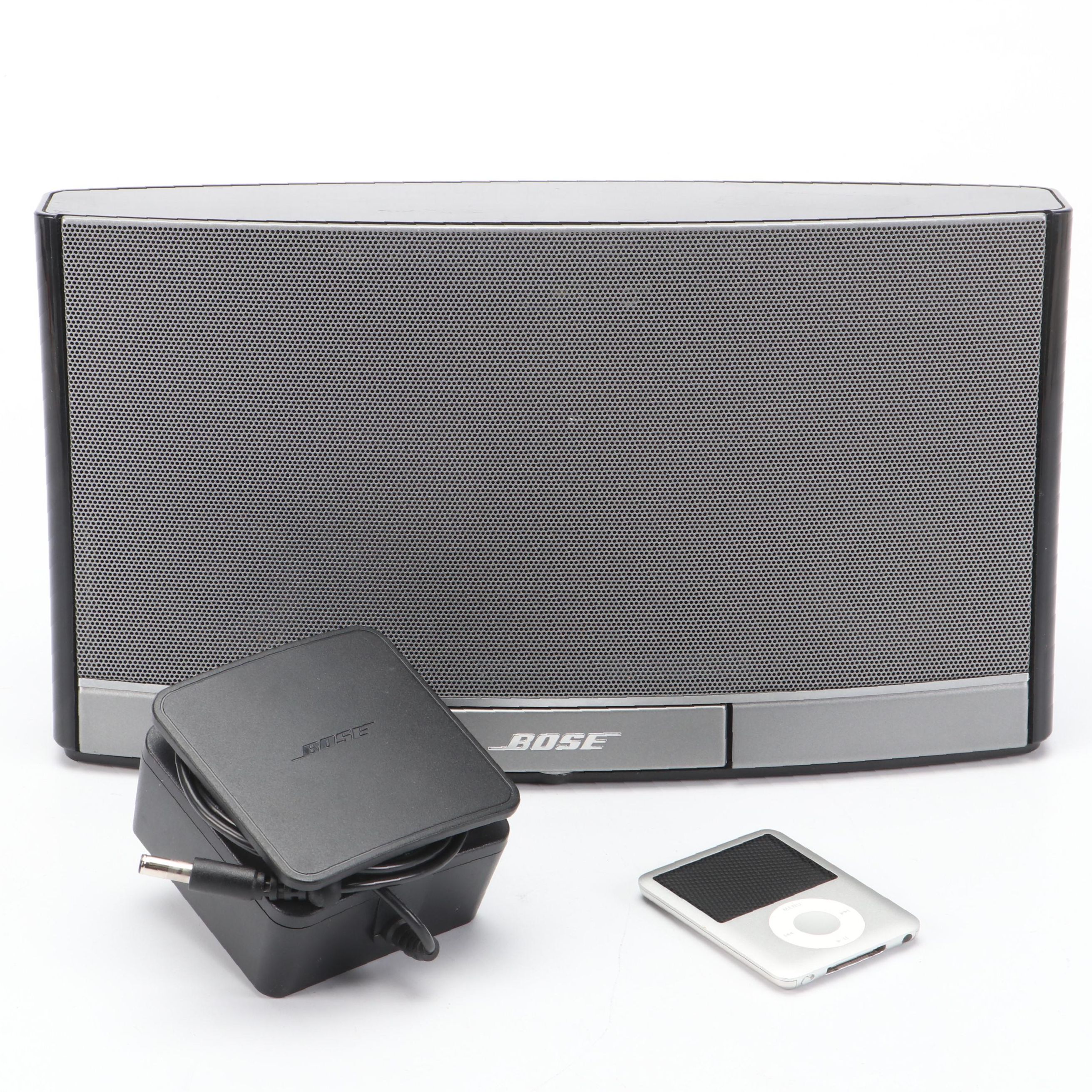 Apple 4GB iPod Nano 3rd Gen with Bose SoundDock Digital Music System