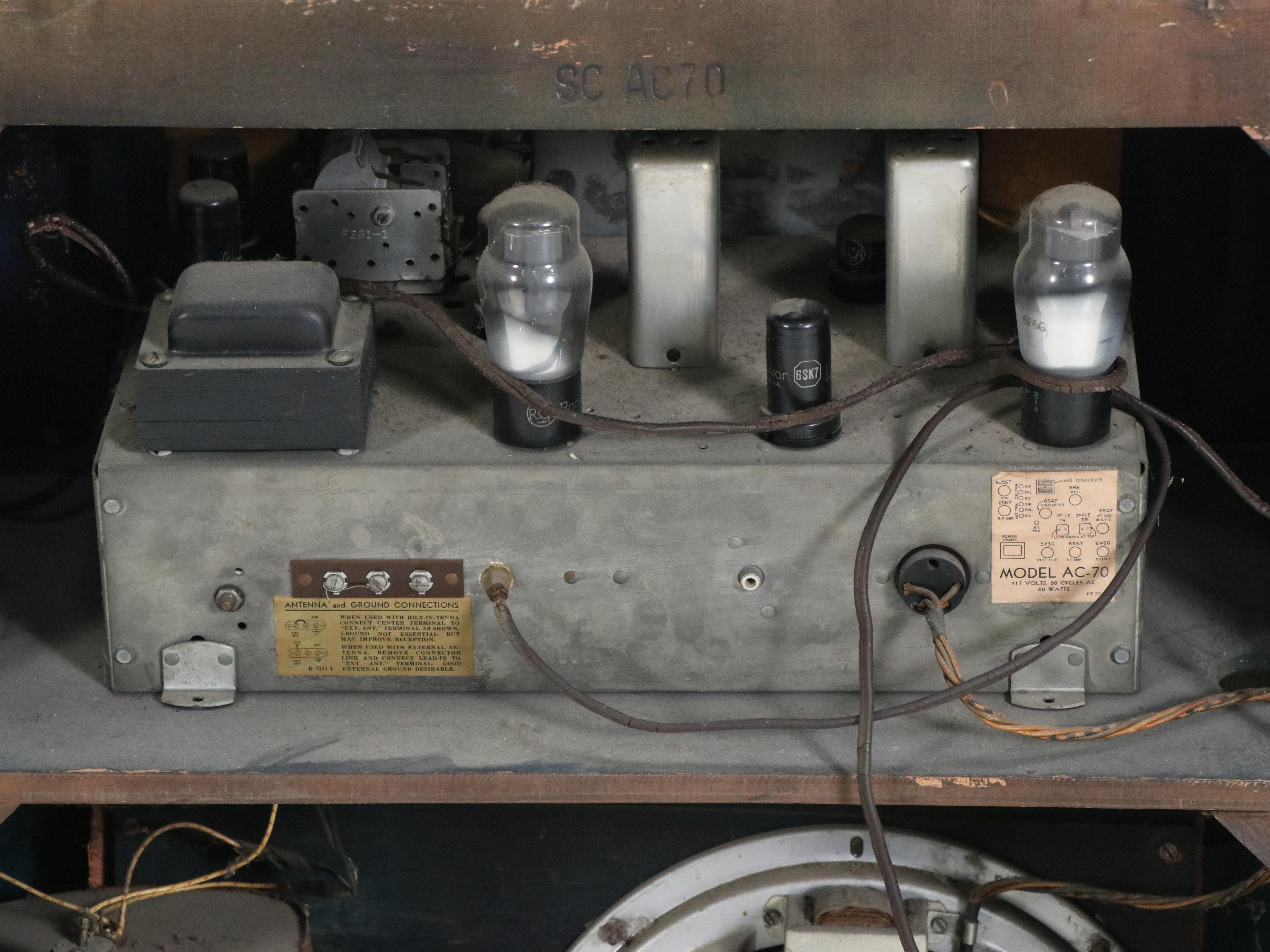 Farnsworth AC-70 Art Deco Waterfall Wood Veneer and Acrylic Radio