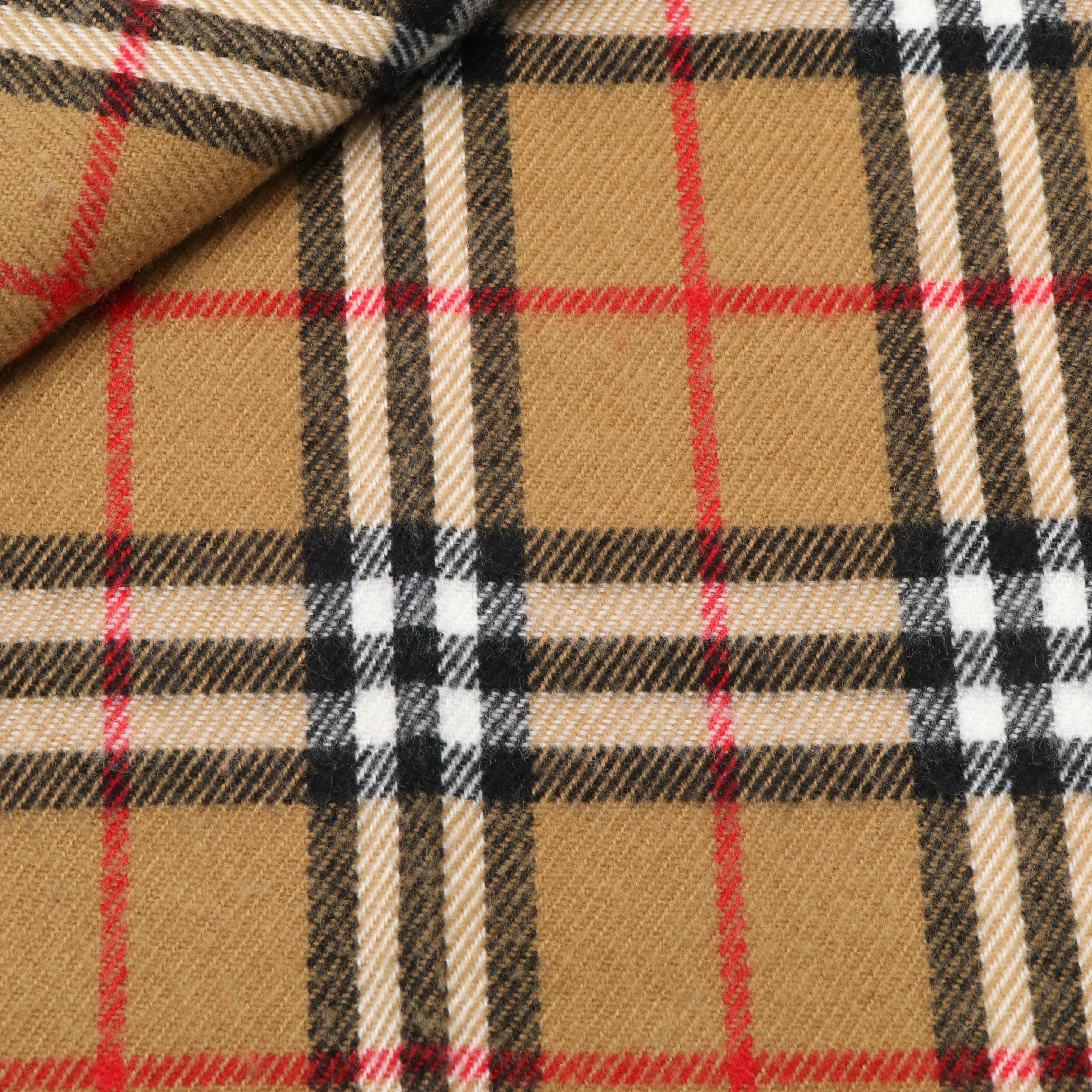 Burberrys of London Classic Lambswool Scarf in Vintage Check