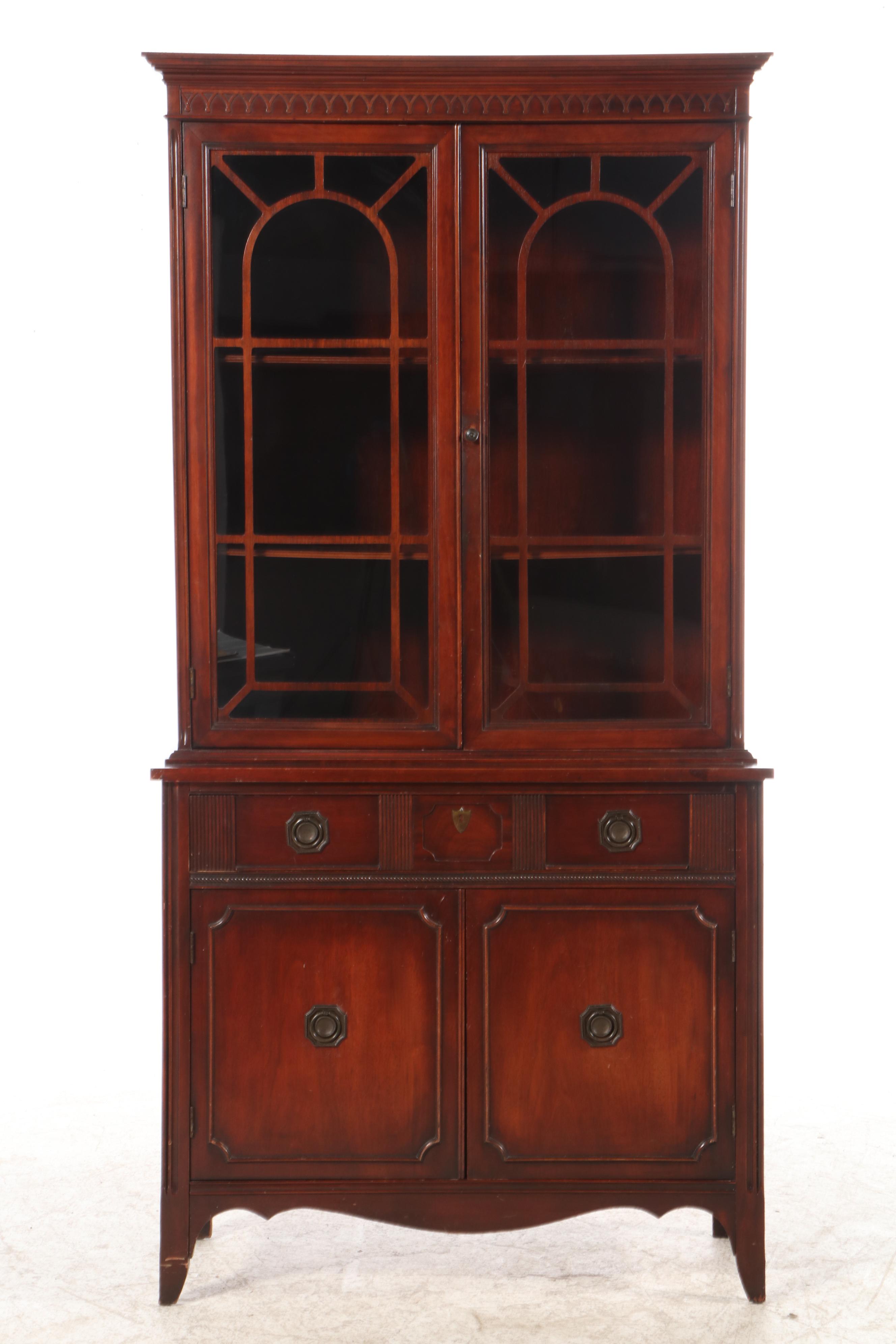 Bernhardt Federal Style Mahogany China Cabinet, Early to Mid 20th Century