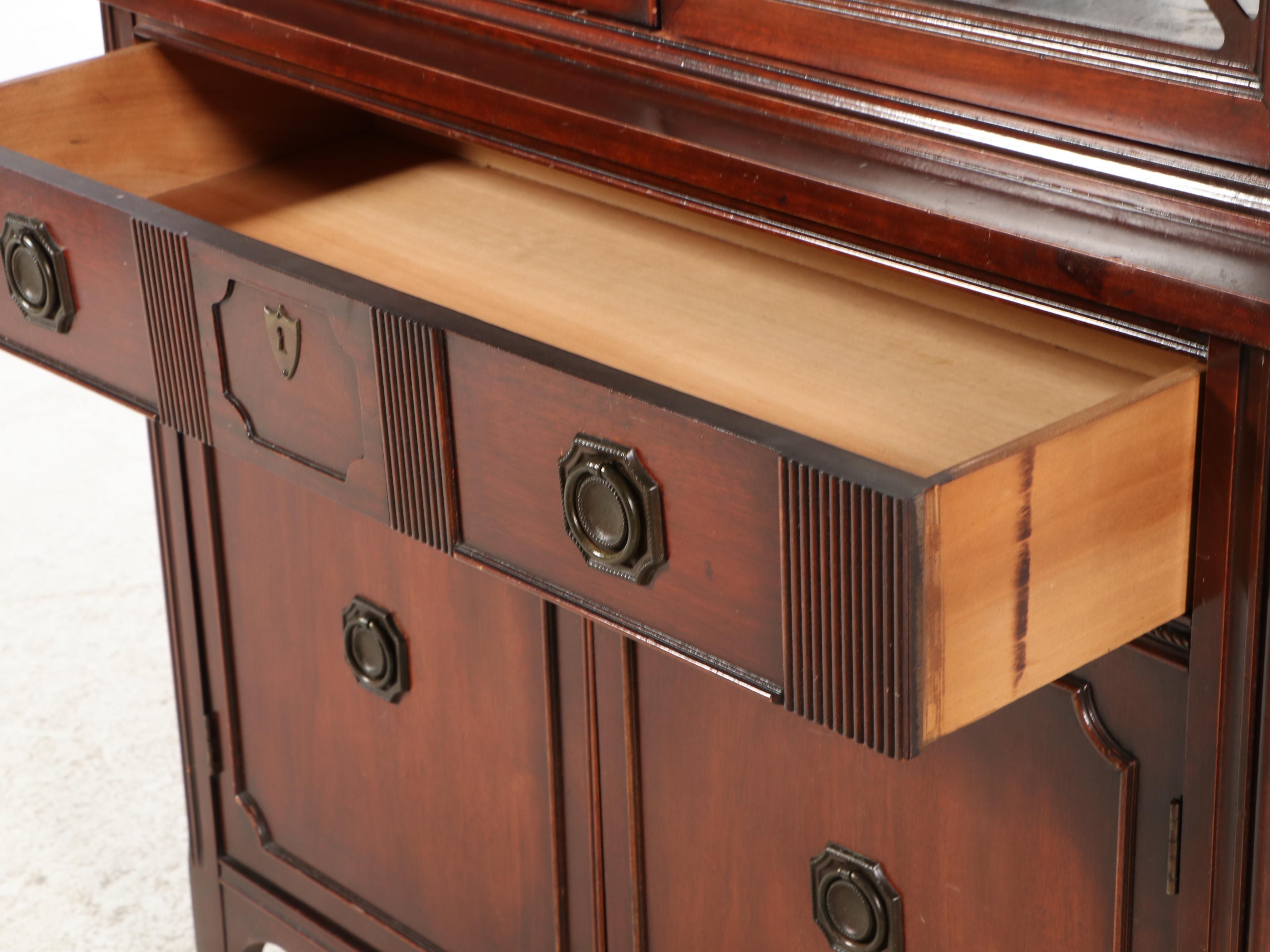 Bernhardt Federal Style Mahogany China Cabinet, Early to Mid 20th Century