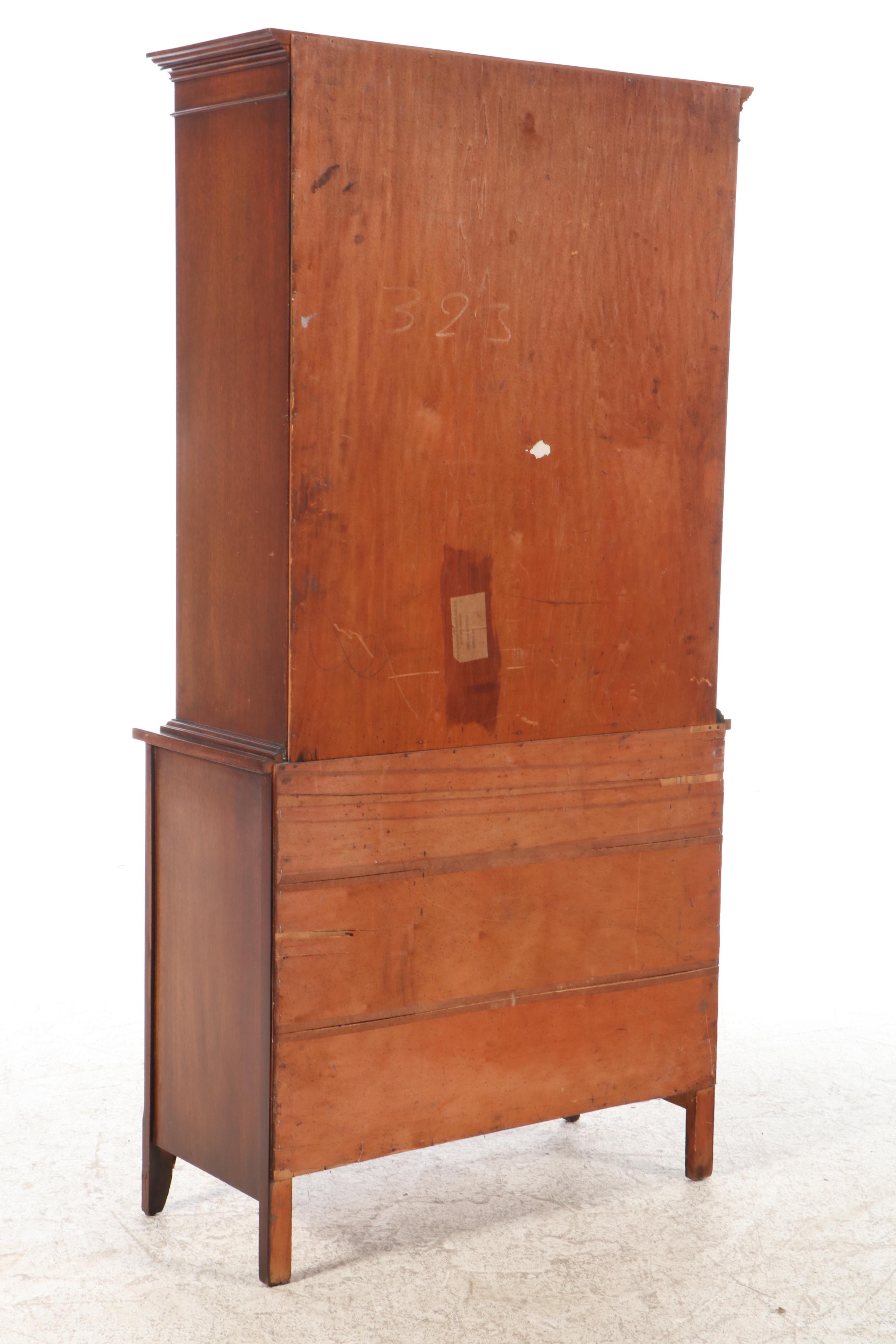 Bernhardt Federal Style Mahogany China Cabinet, Early to Mid 20th Century