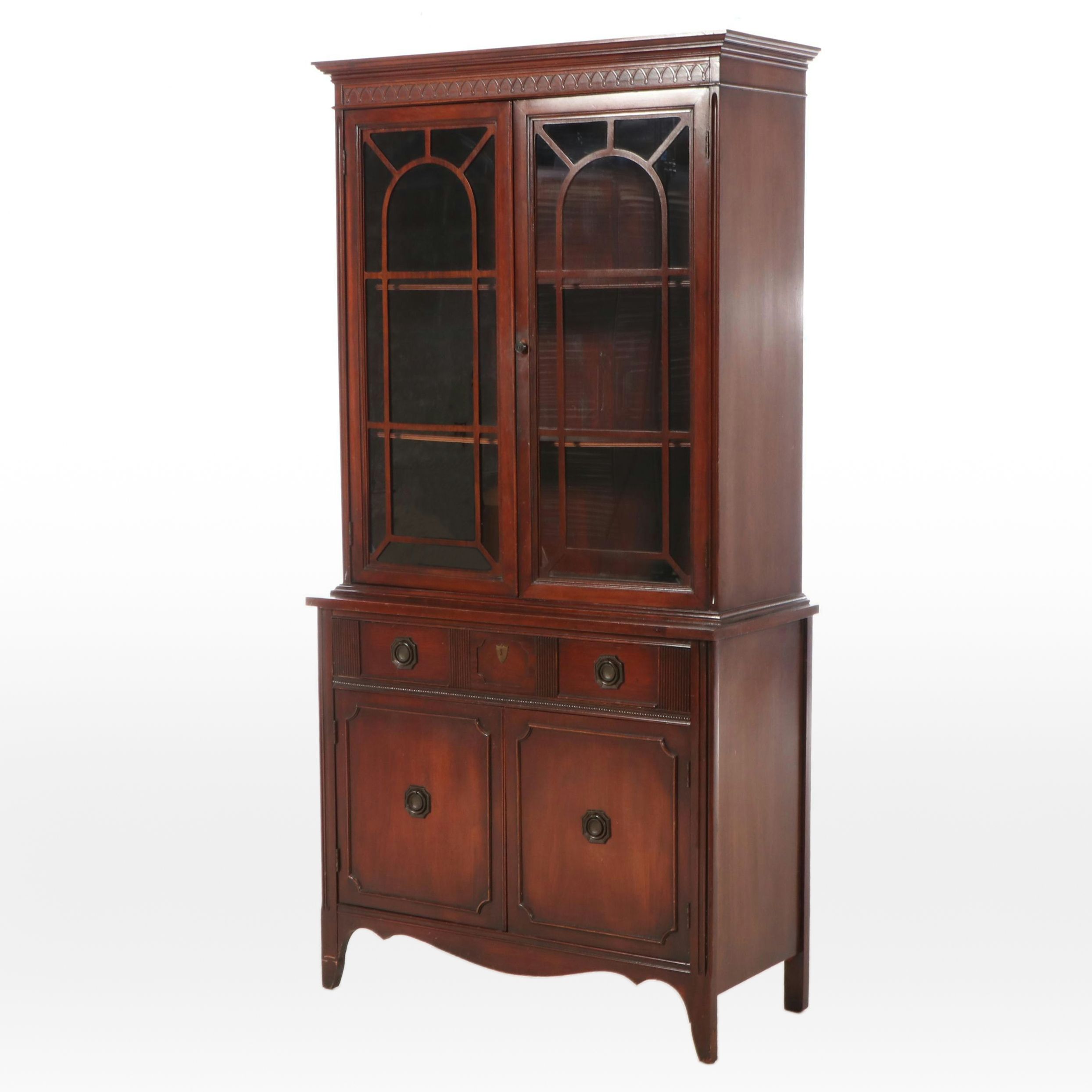 Bernhardt Federal Style Mahogany China Cabinet, Early to Mid 20th Century
