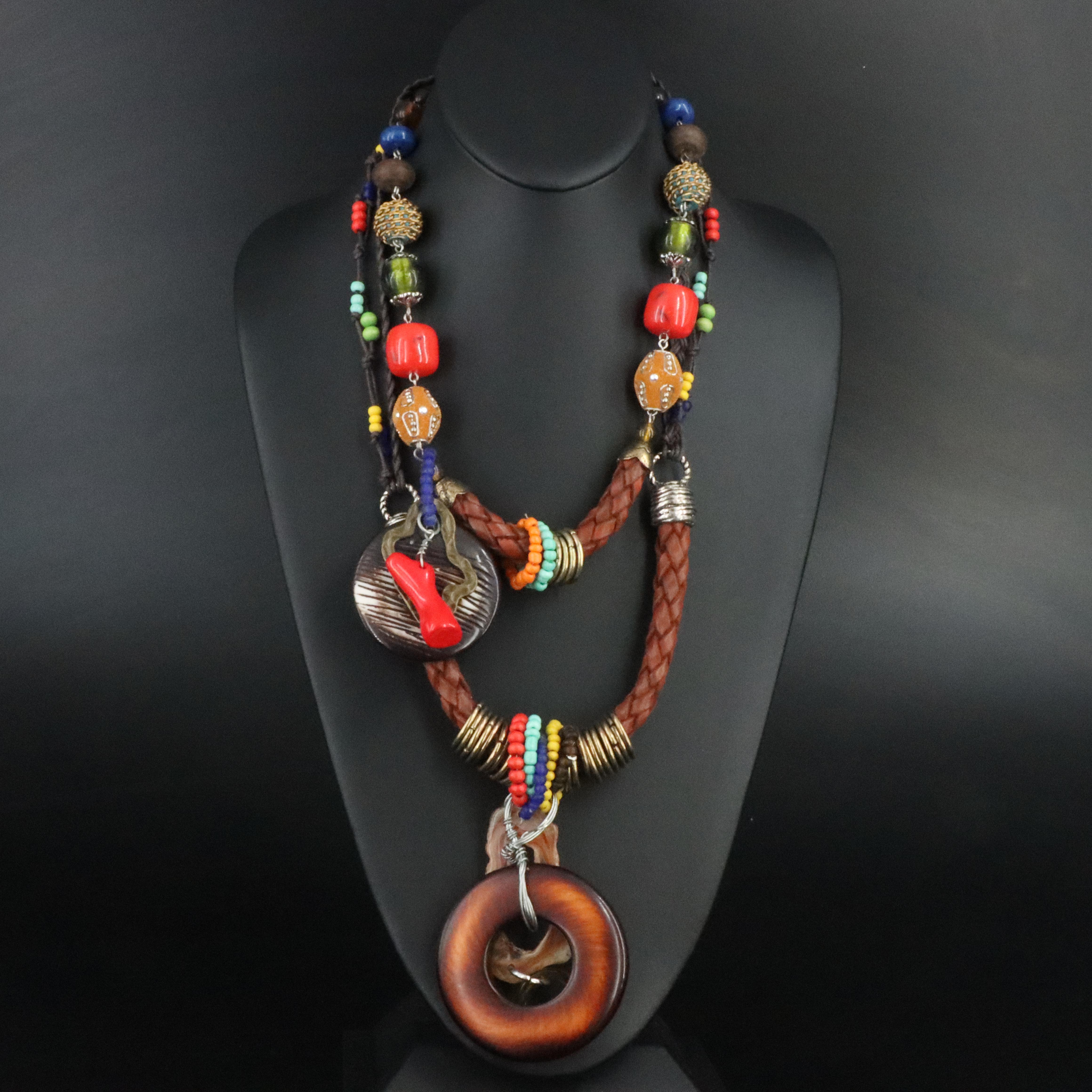 Trèska Necklace Featuring Agate, Wood and Glass