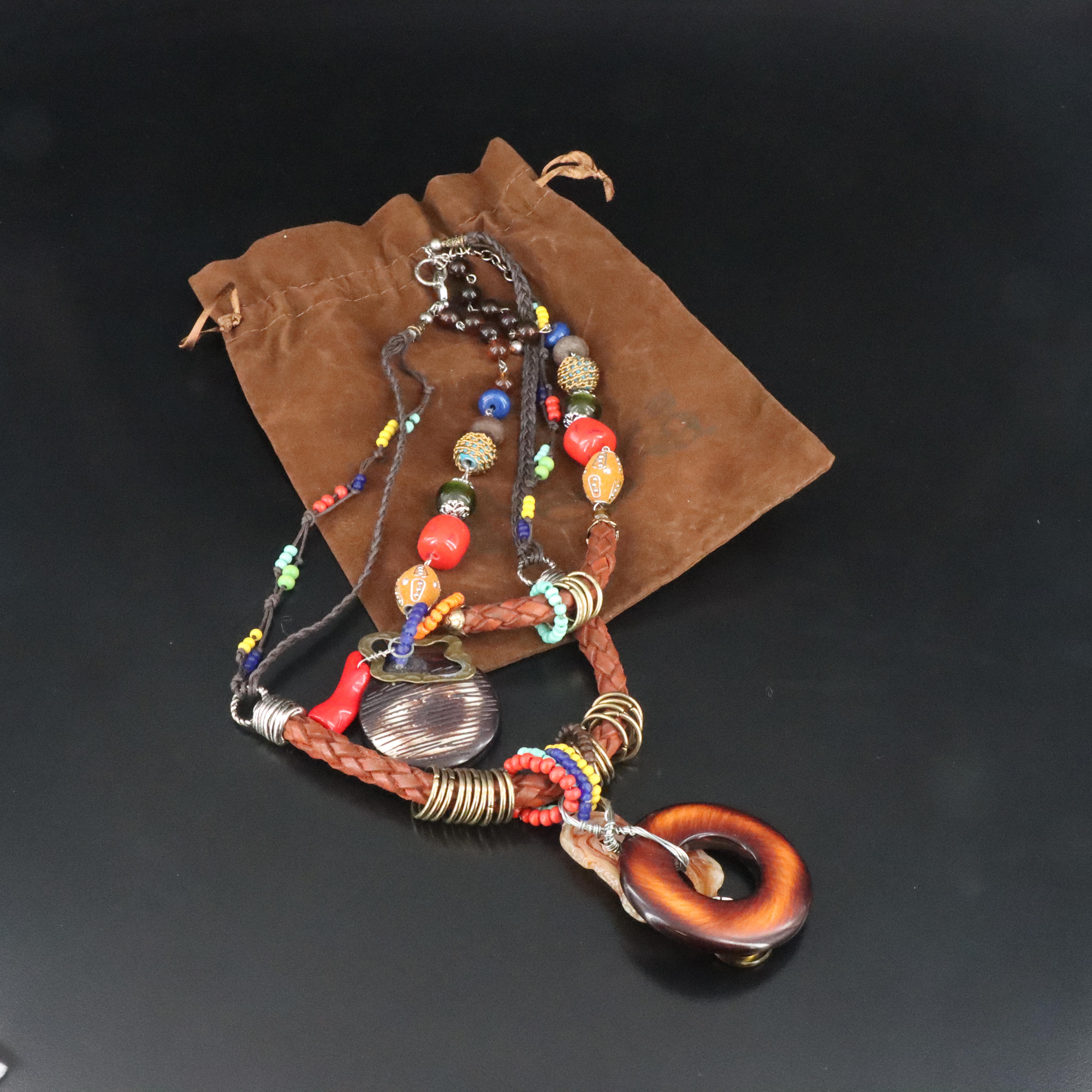 Trèska Necklace Featuring Agate, Wood and Glass