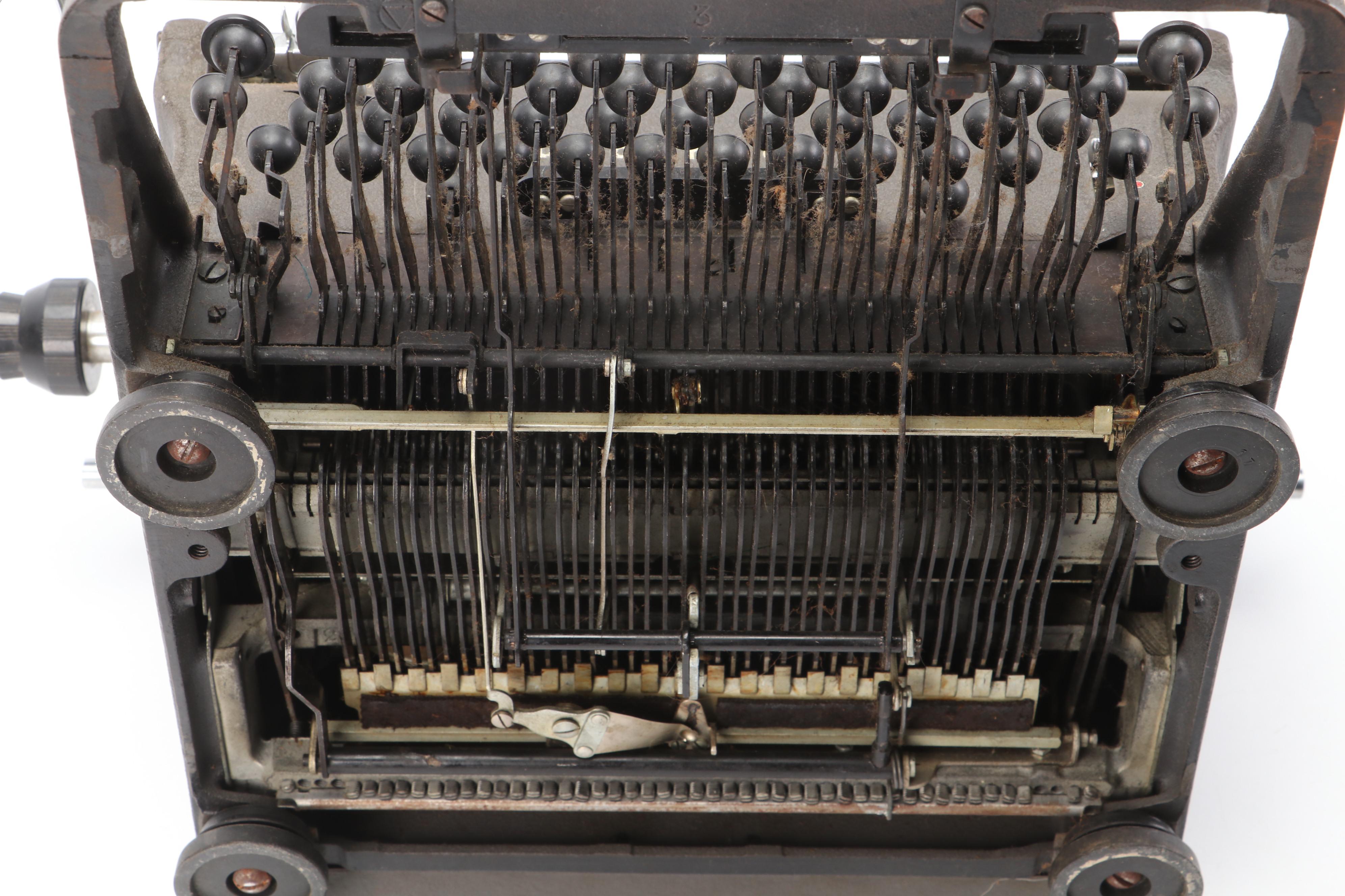 Underwood Rhythm Touch Typewriter, c. 1950