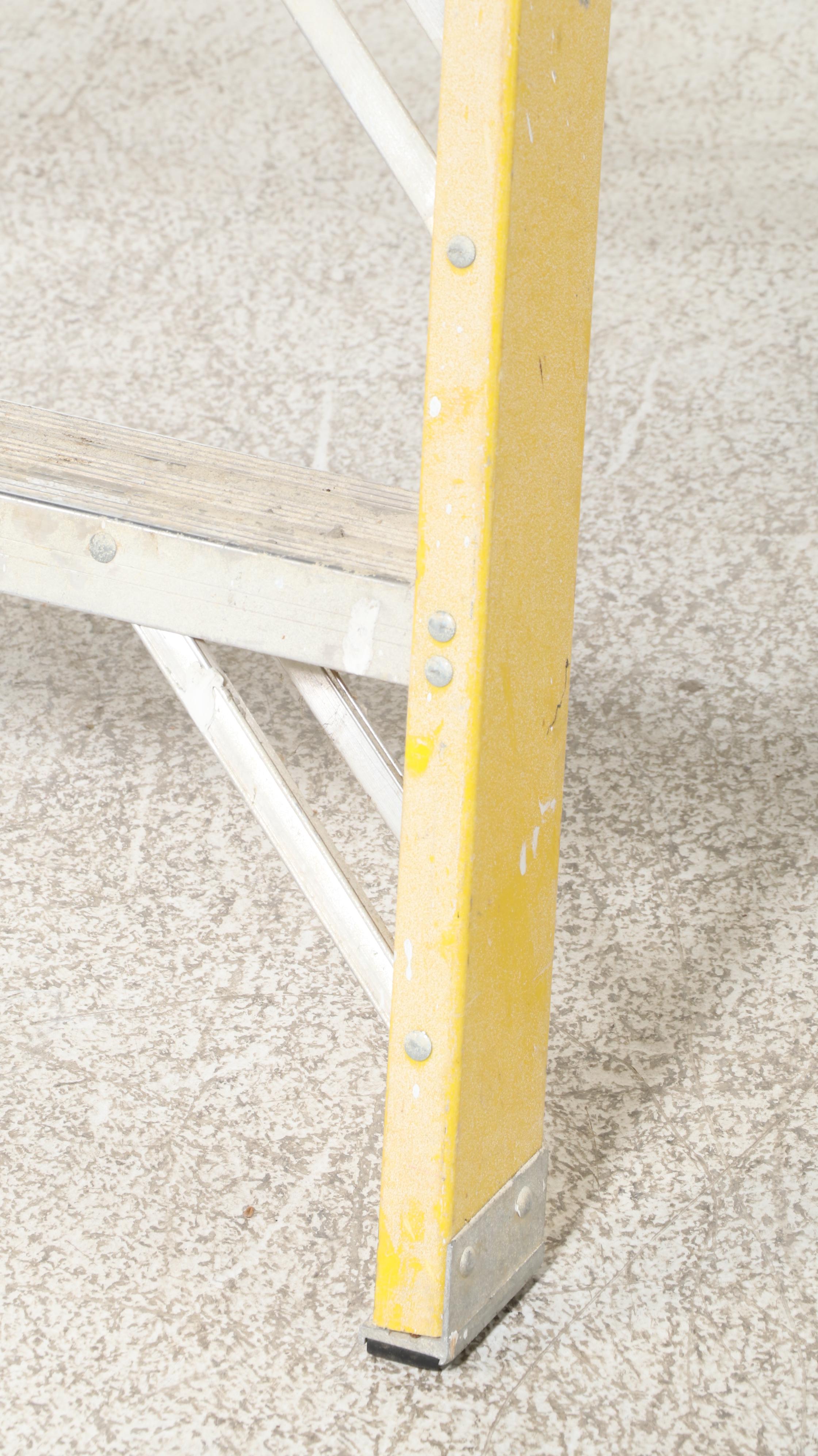 Werner 8' Step Ladder with Harper Hand Truck