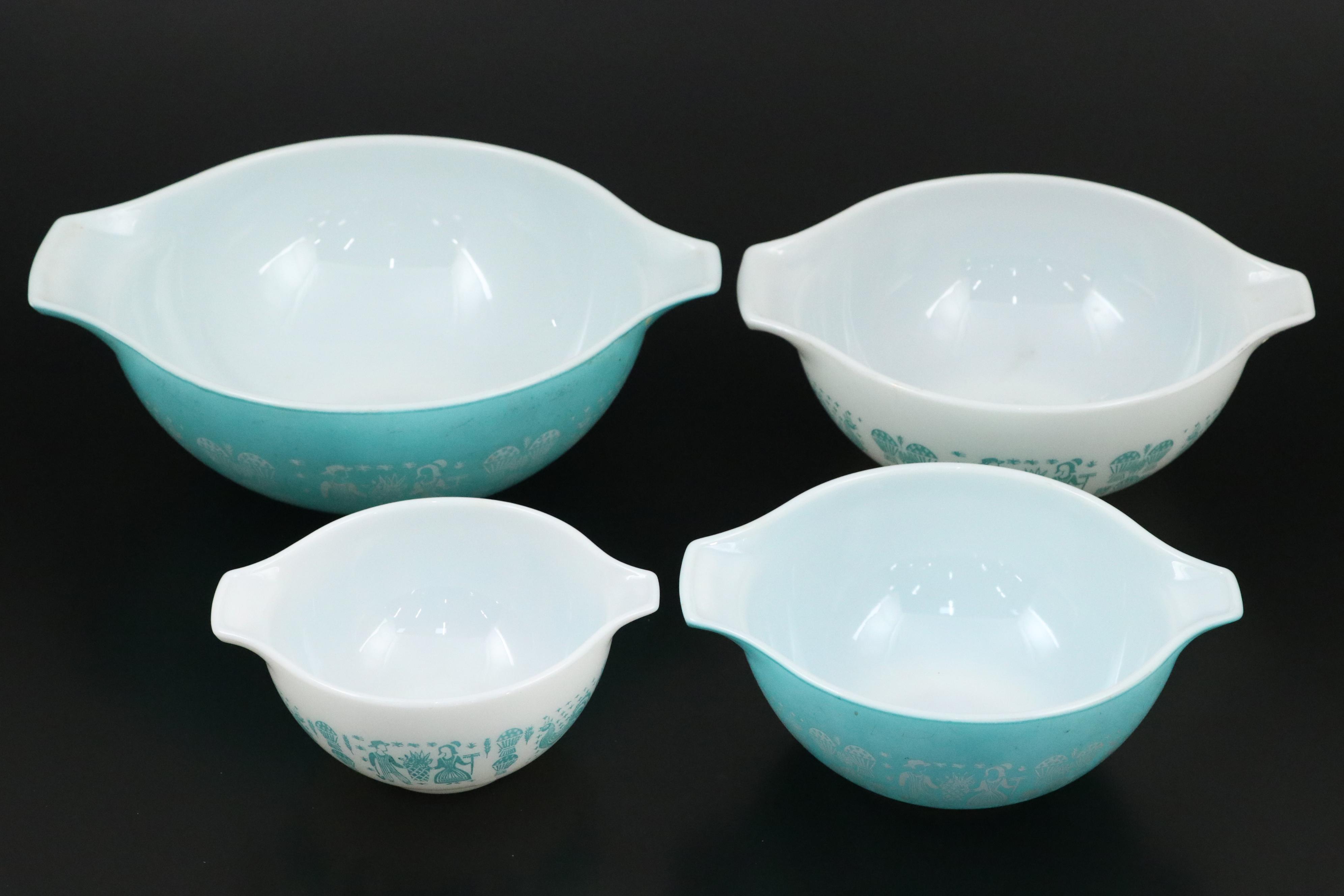 Pyrex "Butterprint" Cinderella Nesting Bowls and "Daisy" Oval Casserole Dish