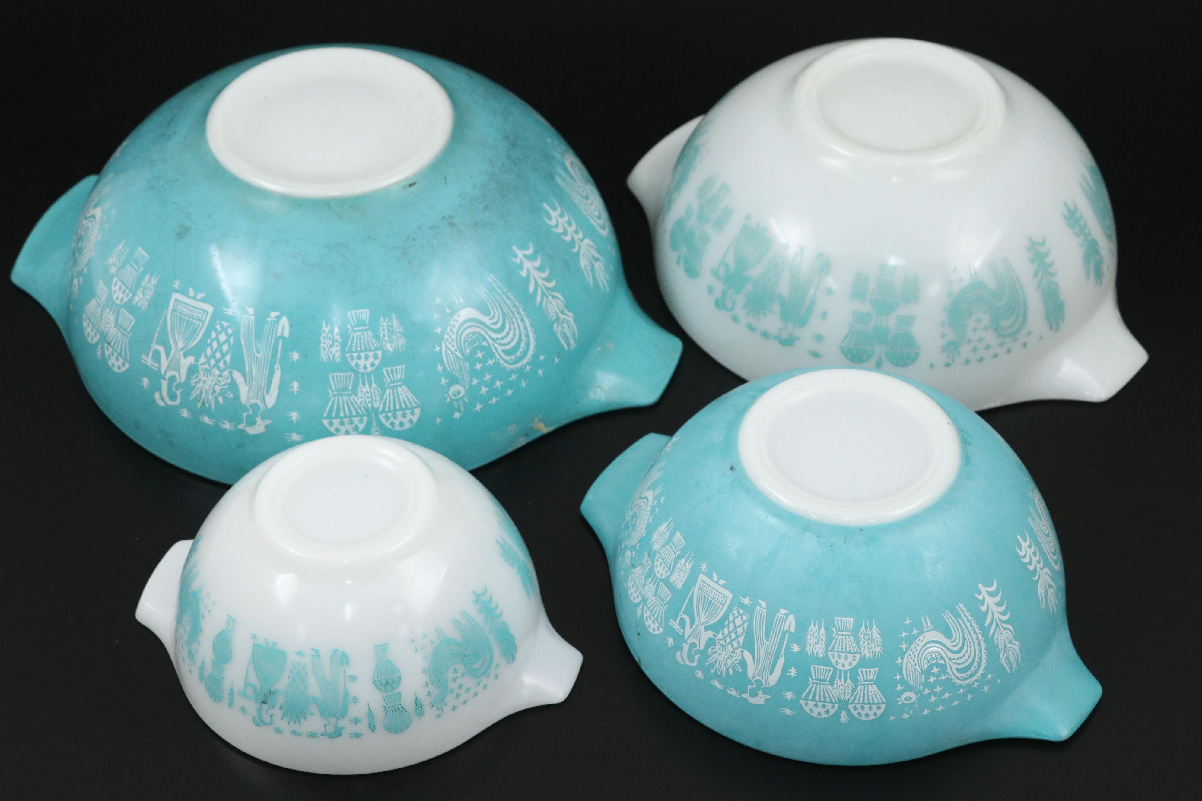 Pyrex "Butterprint" Cinderella Nesting Bowls and "Daisy" Oval Casserole Dish