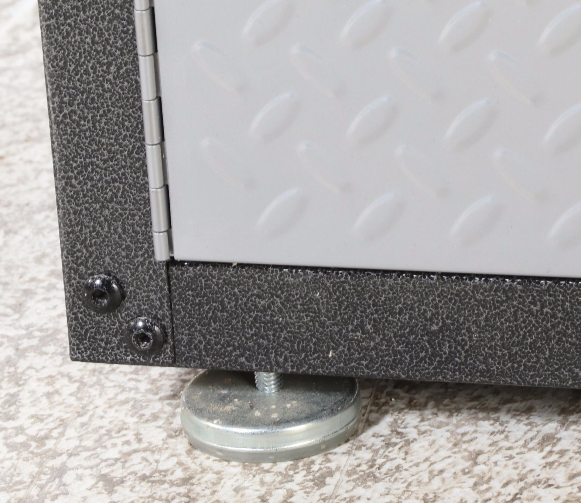 Whirlpool "Gladiator" Powder-Coated Steel and Silver Tread Gear Box