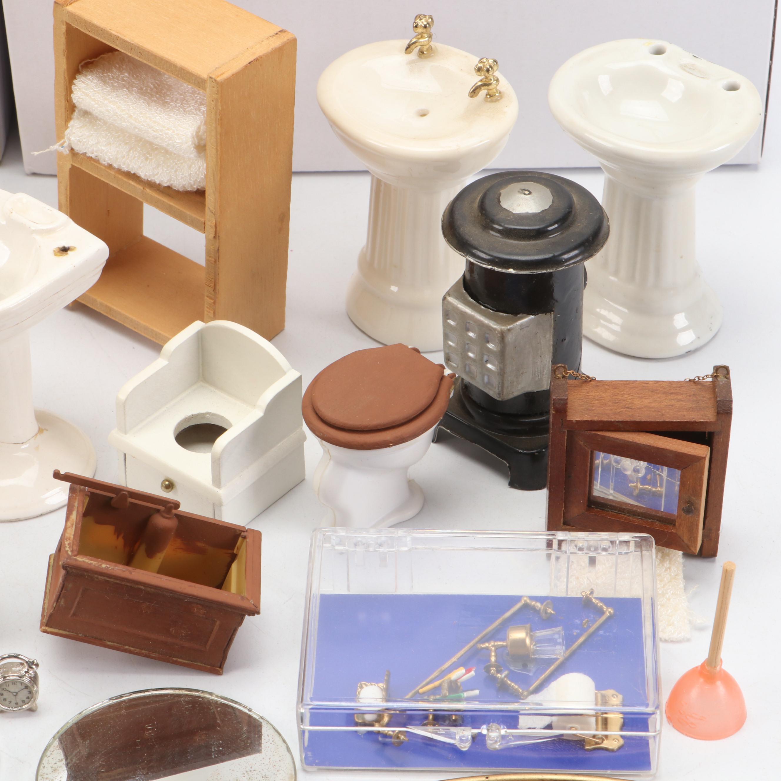 Plastic Miniature Bathroom with More Dollhouse Bathroom Fixtures and Décor