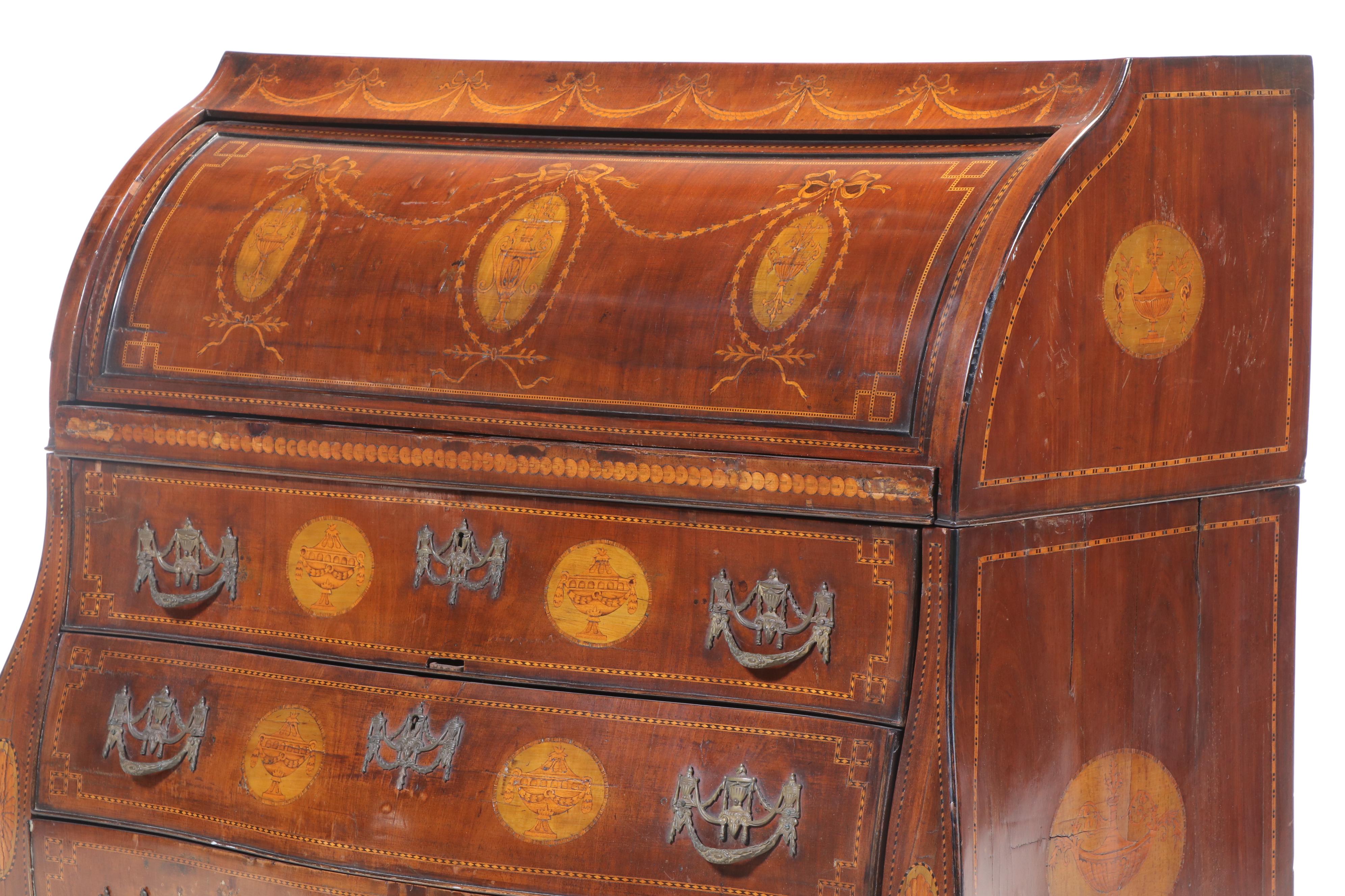 Dutch Mahogany and Marquetry Bombé-Front Cylinder Bureau, Early 19th Century