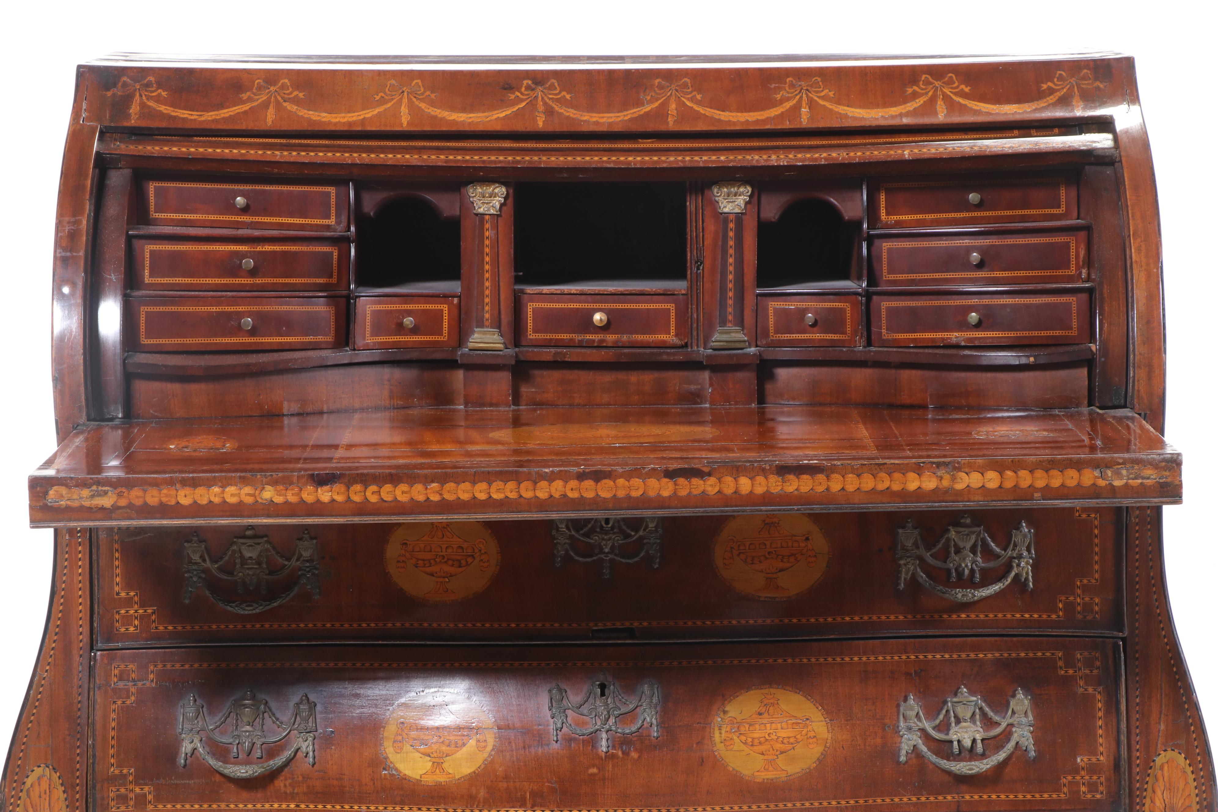 Dutch Mahogany and Marquetry Bombé-Front Cylinder Bureau, Early 19th Century