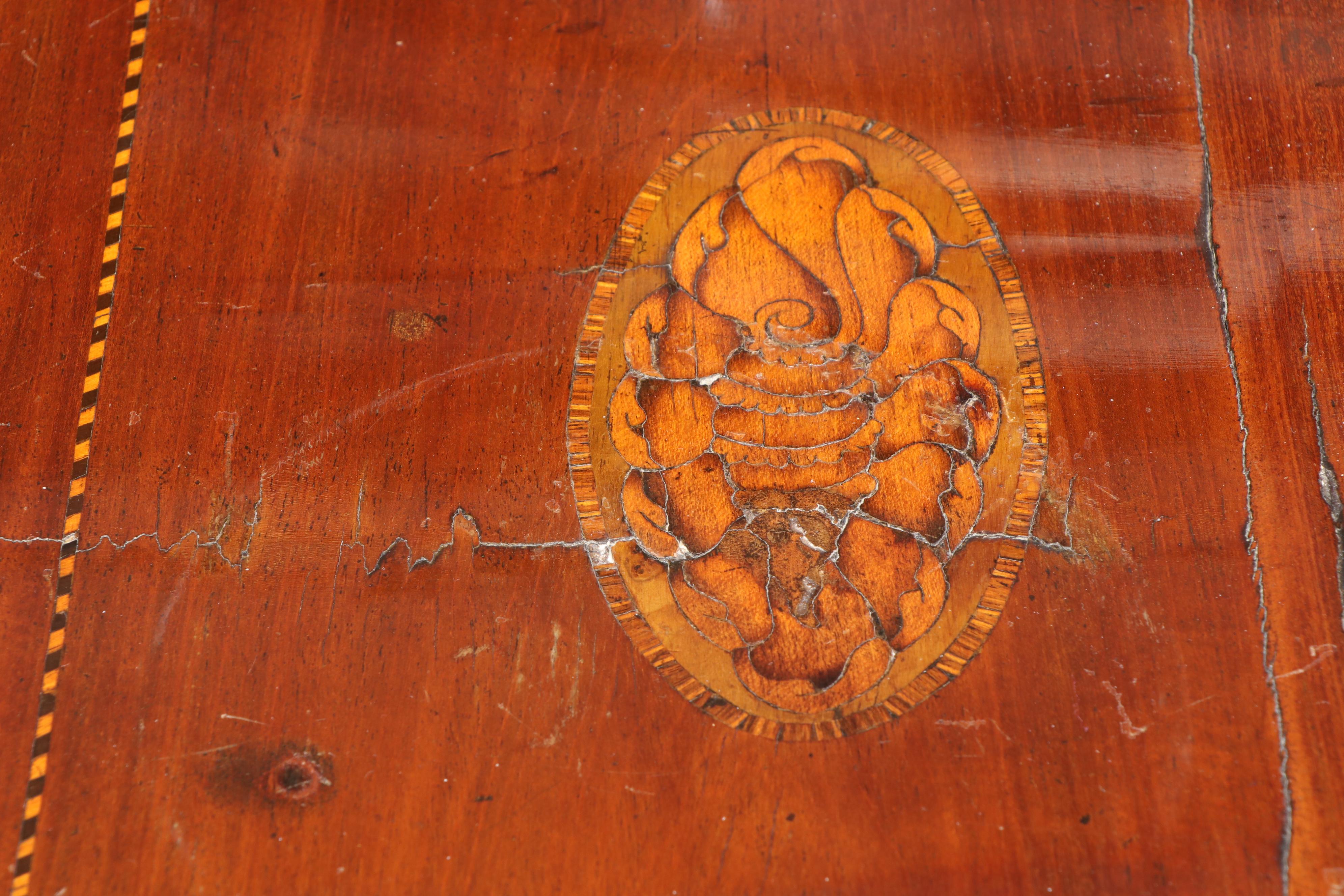 Dutch Mahogany and Marquetry Bombé-Front Cylinder Bureau, Early 19th Century