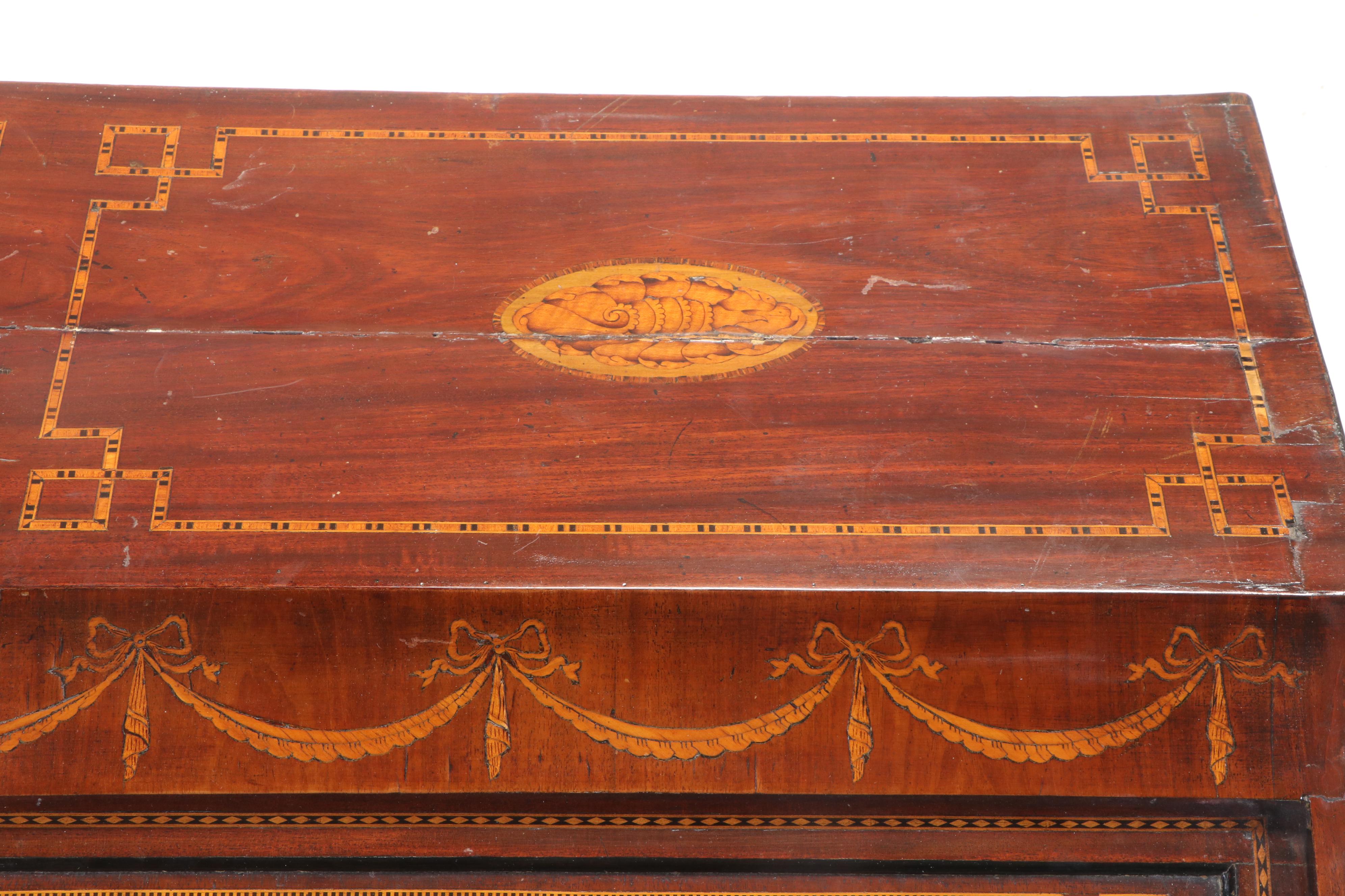Dutch Mahogany and Marquetry Bombé-Front Cylinder Bureau, Early 19th Century