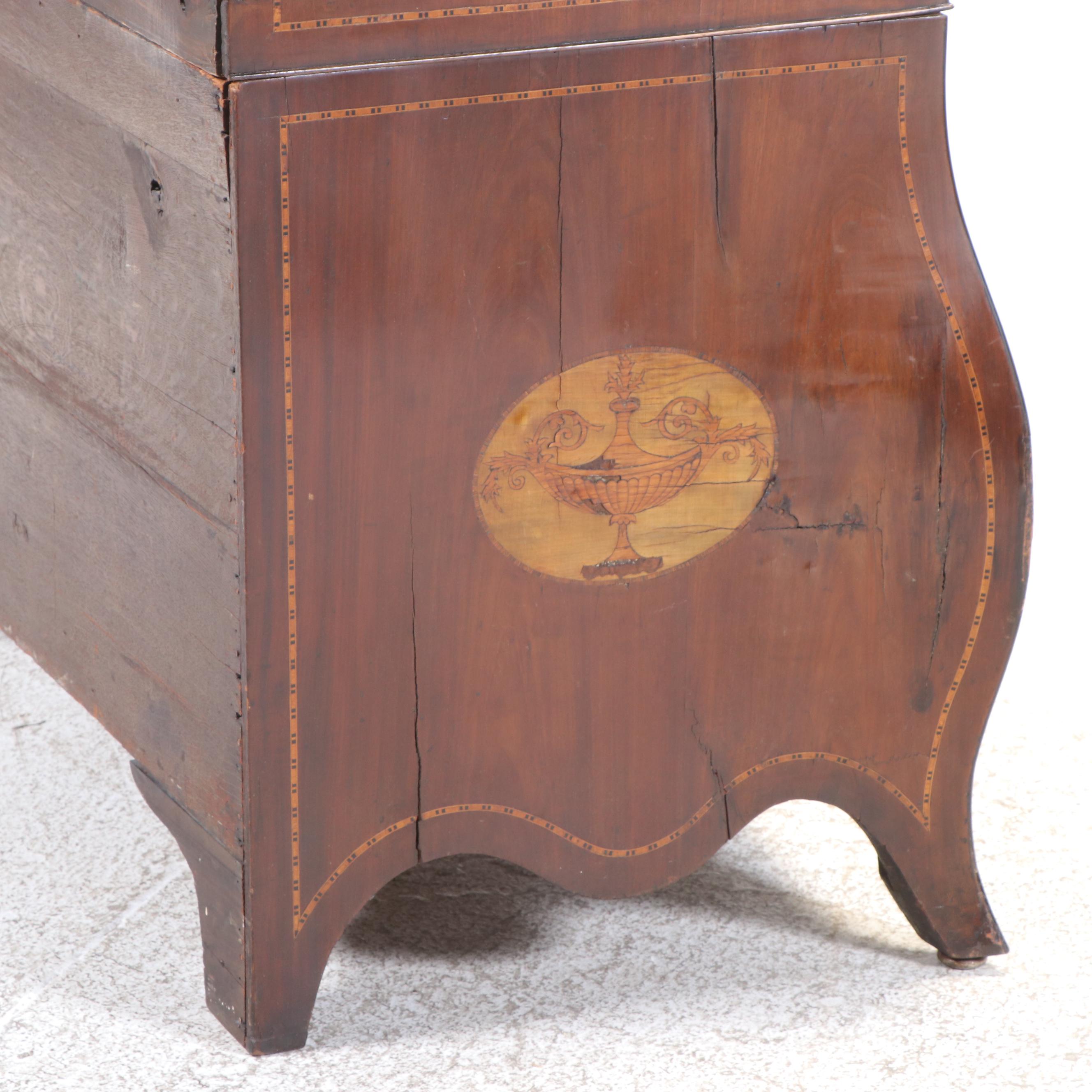 Dutch Mahogany and Marquetry Bombé-Front Cylinder Bureau, Early 19th Century