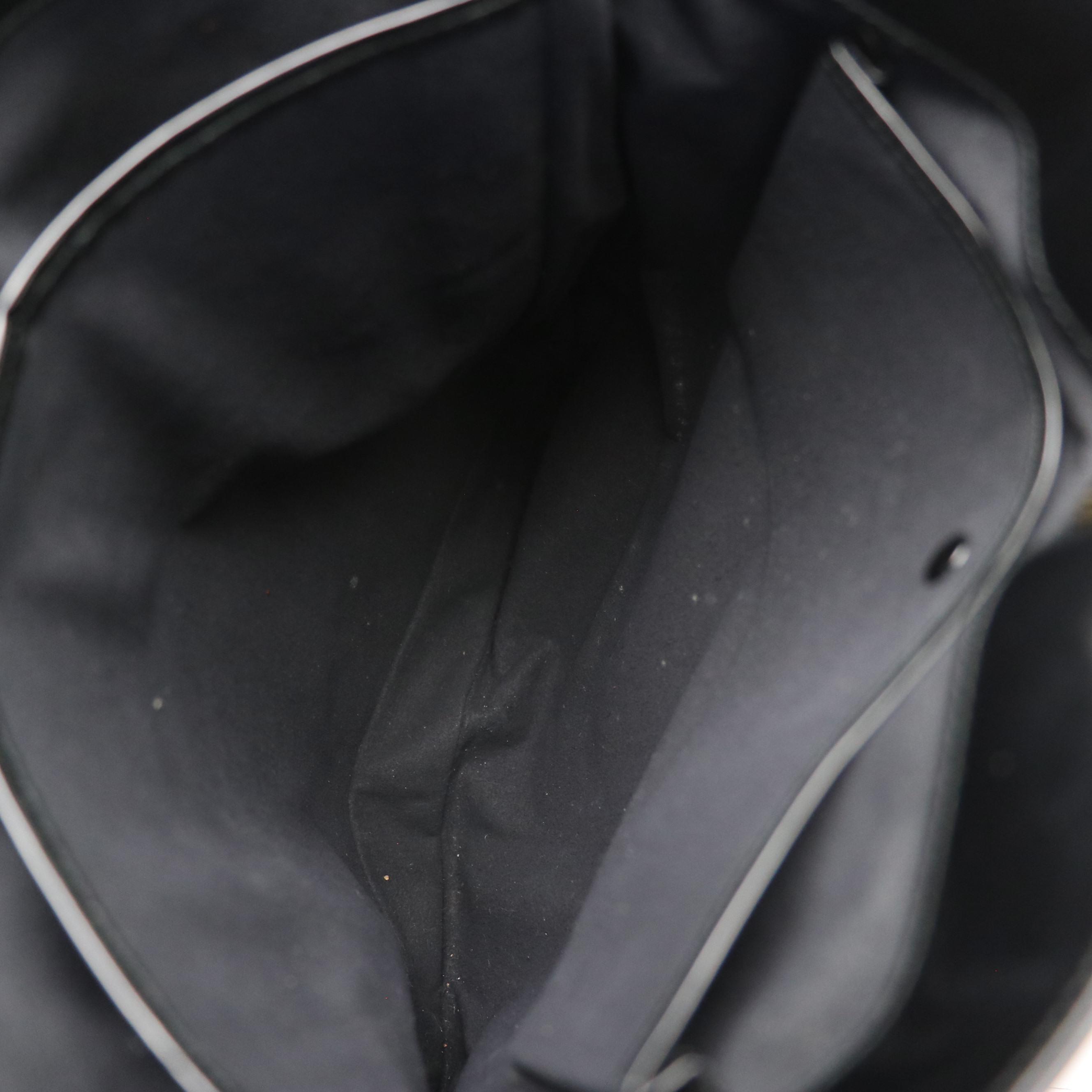 Gucci Slim Shoulder Bag in Glazed Leather