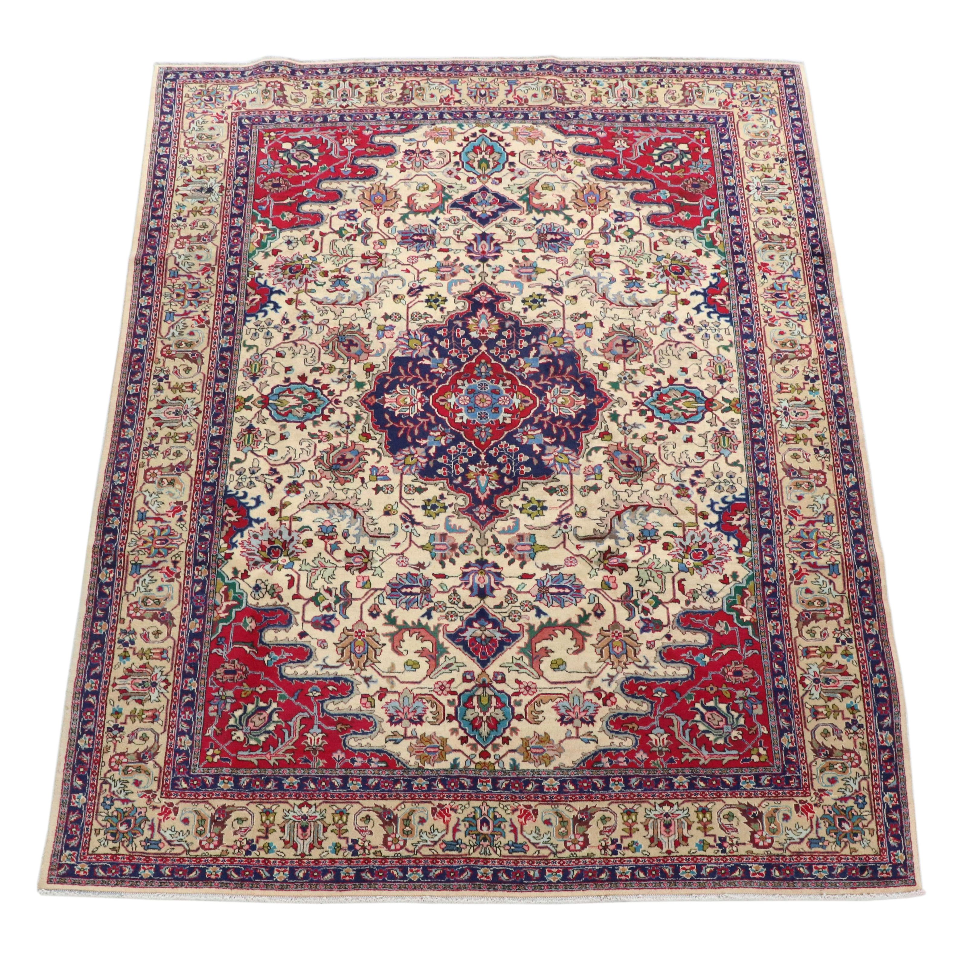 7'11 x 11'8 Hand-Knotted Persian Shahr-eKord Area Rug