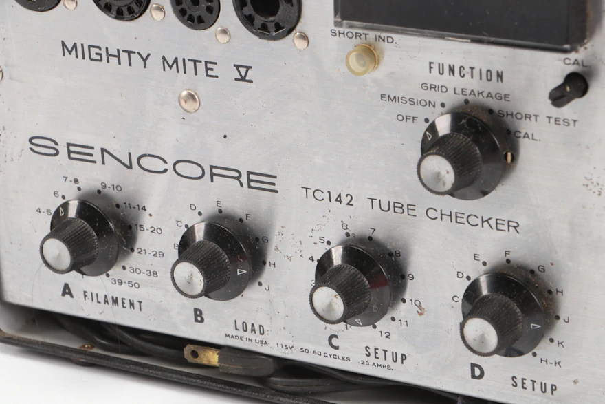 Sencore TC 142 Mighty Mite Tube Checker with General Electric and RCA ...