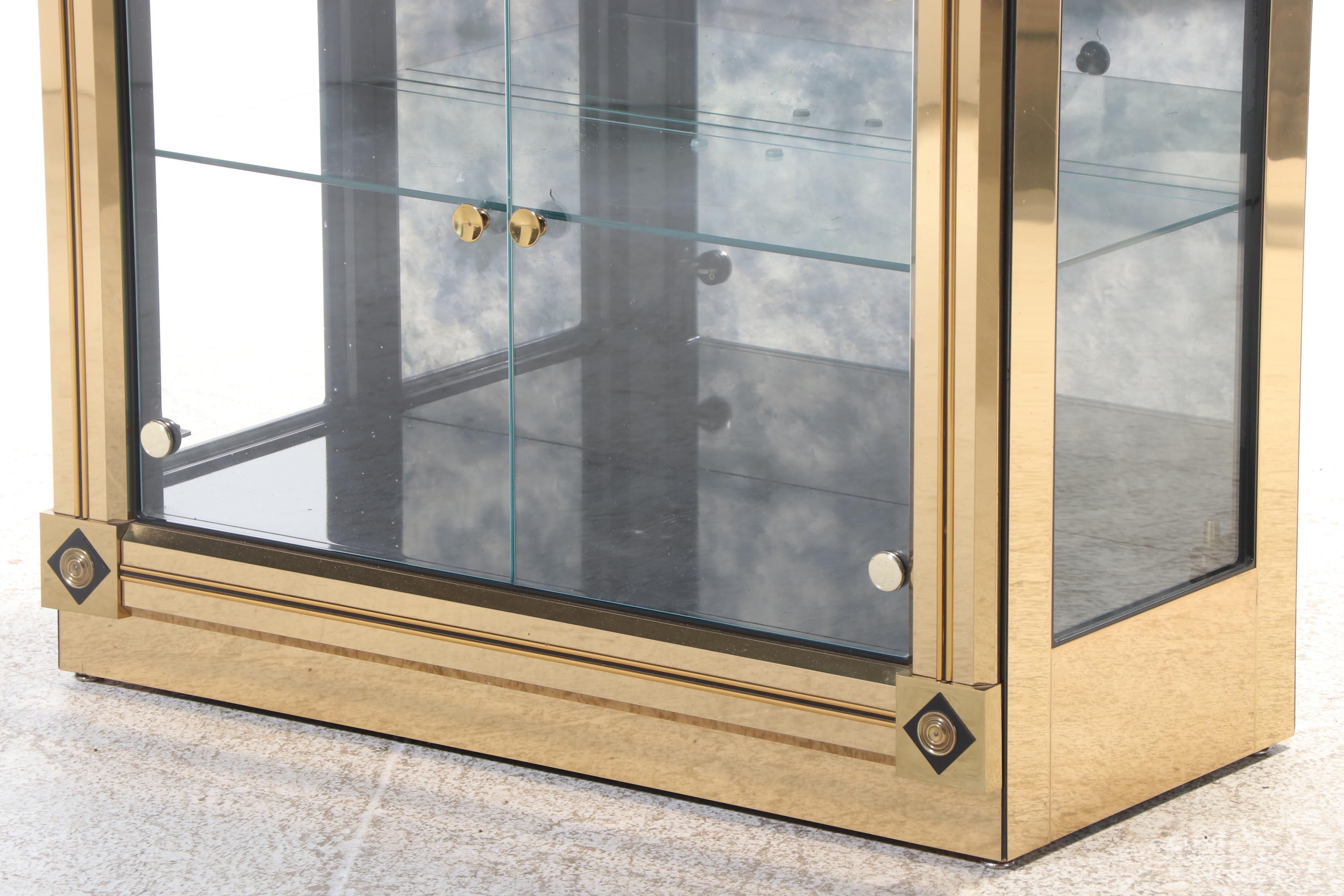 Mastercraft Modernist Brass-Clad and Mirror-Back Display Cabinet, Circa 1970