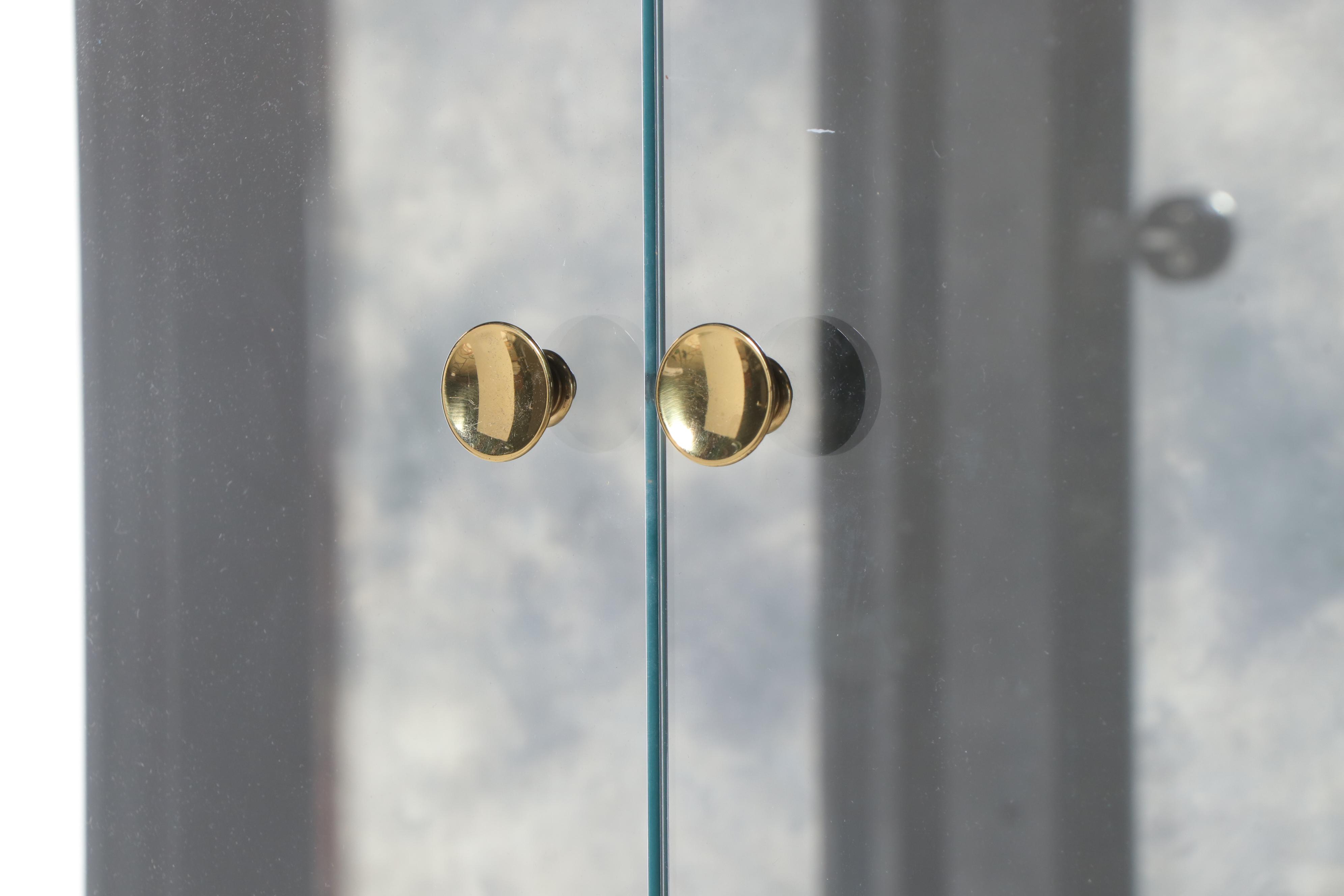 Mastercraft Modernist Brass-Clad and Mirror-Back Display Cabinet, Circa 1970