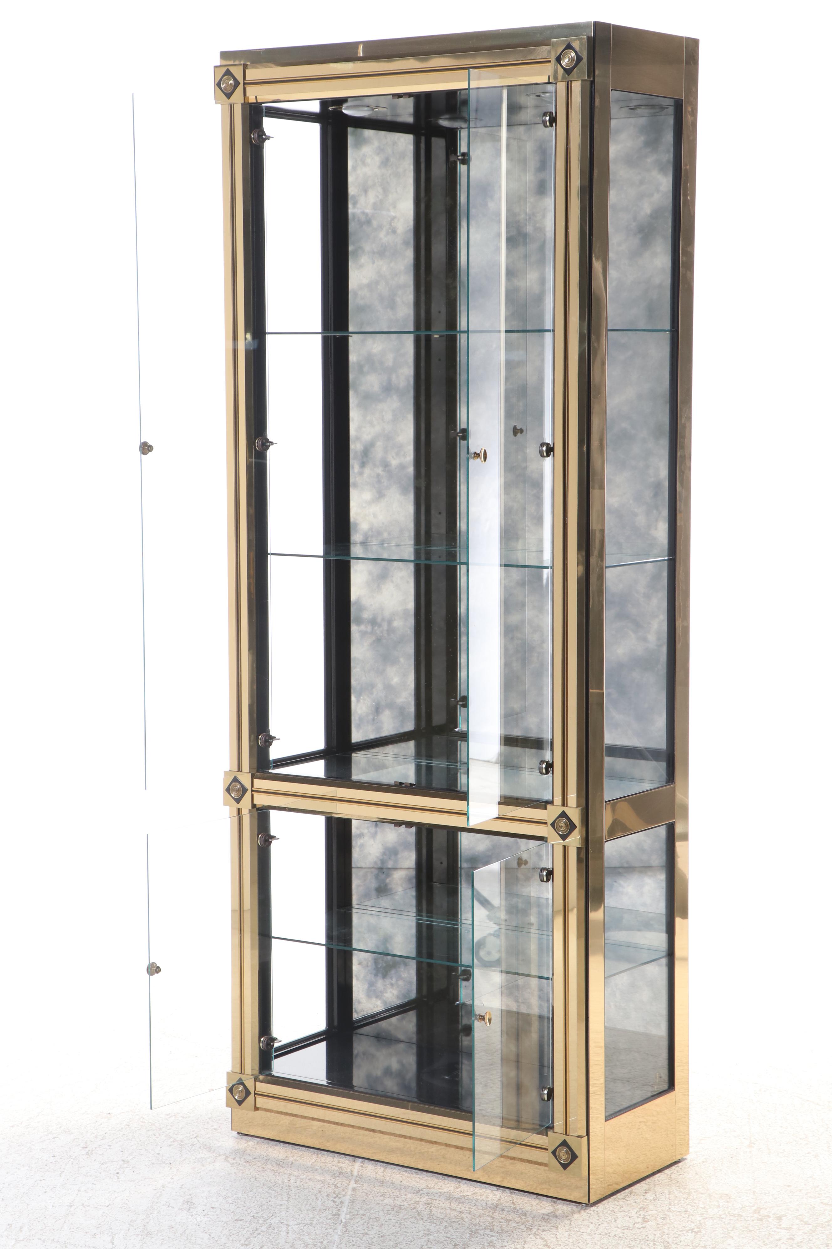 Mastercraft Modernist Brass-Clad and Mirror-Back Display Cabinet, Circa 1970