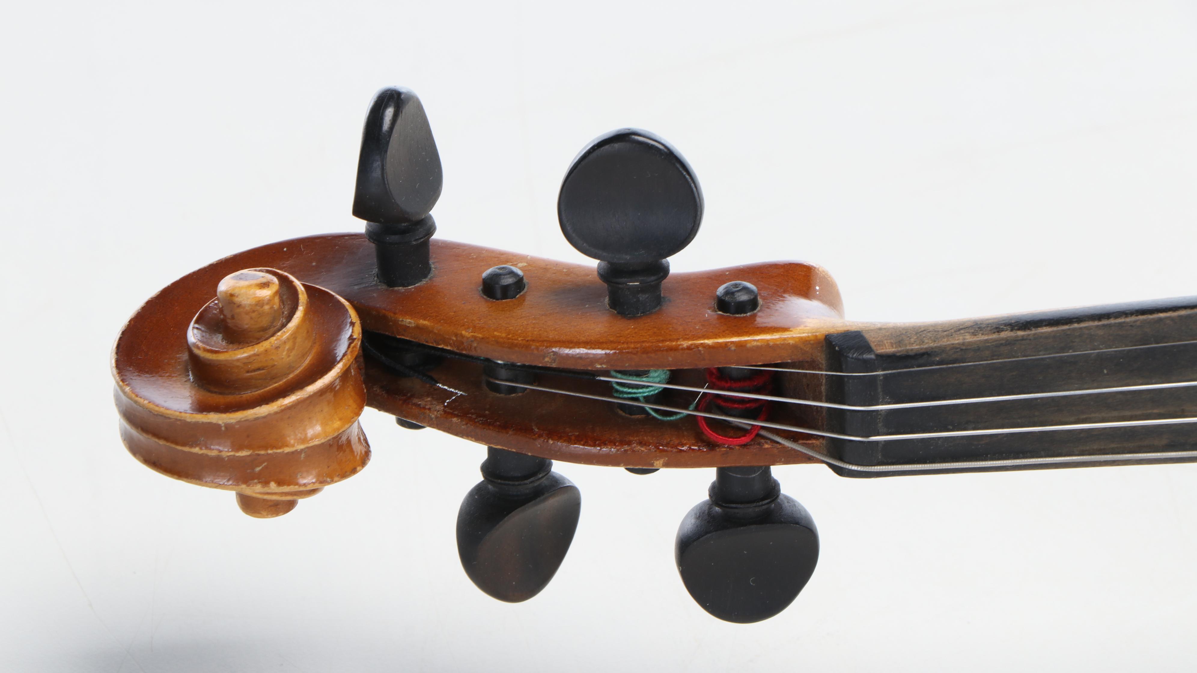 Antonius Stradivarius Replica 4/4 Violin with Blue Case