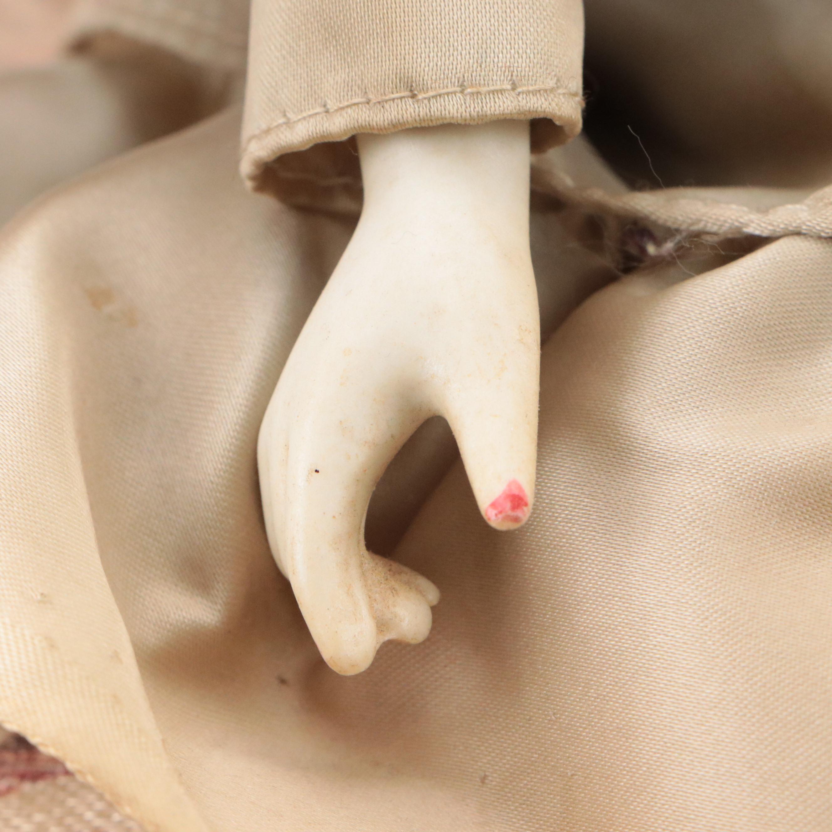 Art Deco Style Porcelain Flapper Boudoir Doll and Chairs, 20th Century