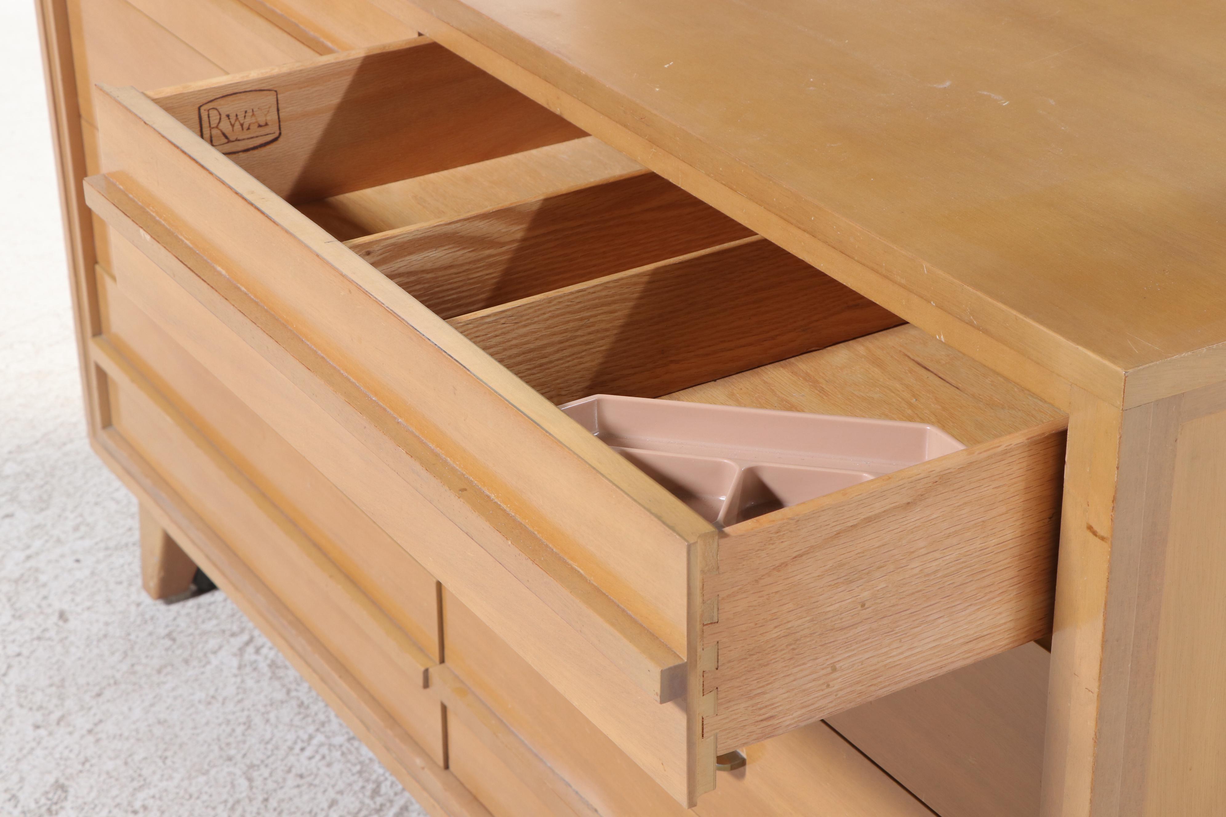 RWay Furniture Co. Mid Century Modern Bleached Mahogany Eight-Drawer Dresser