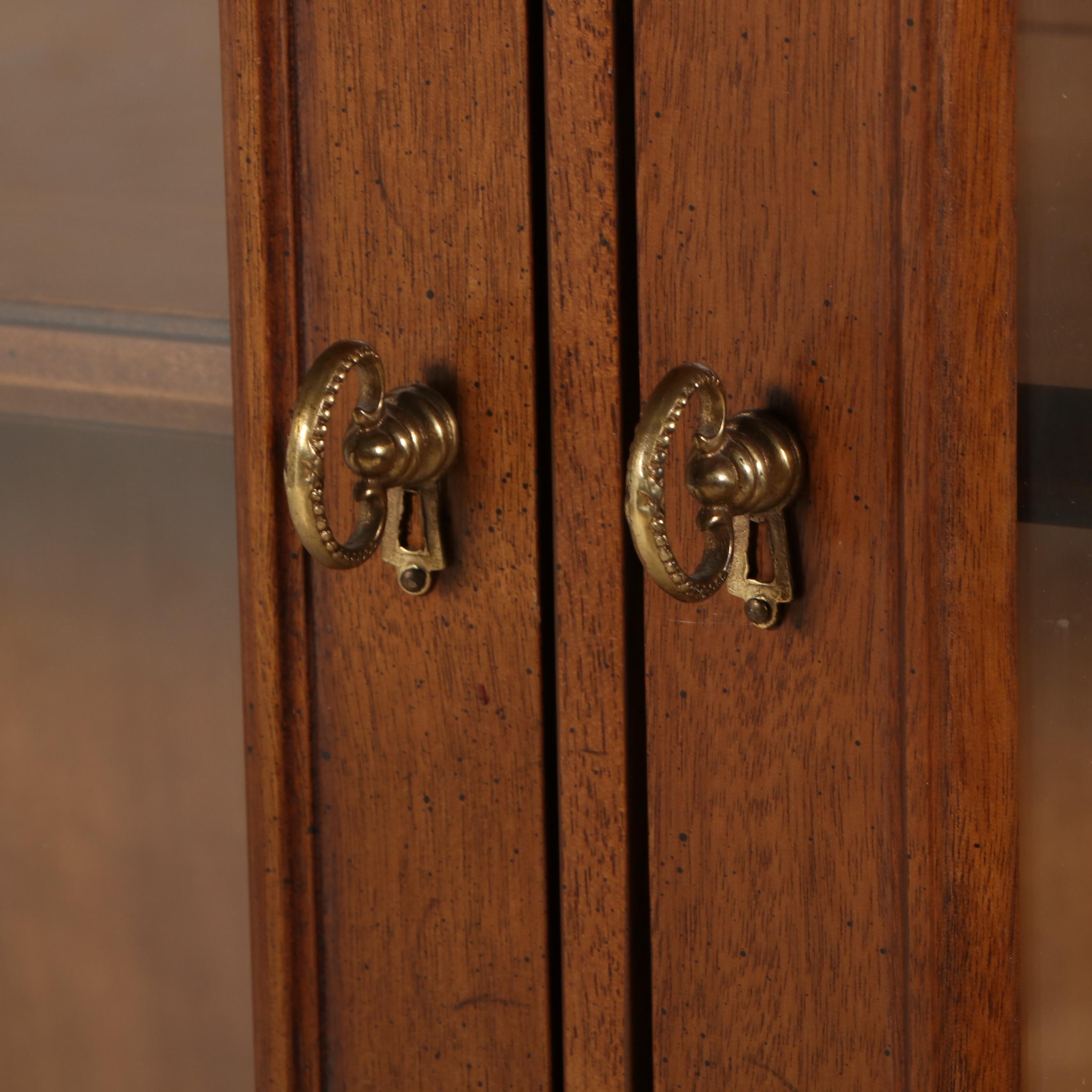 Georgian Style Wood and Glass China Cabinet, Late 20th Century
