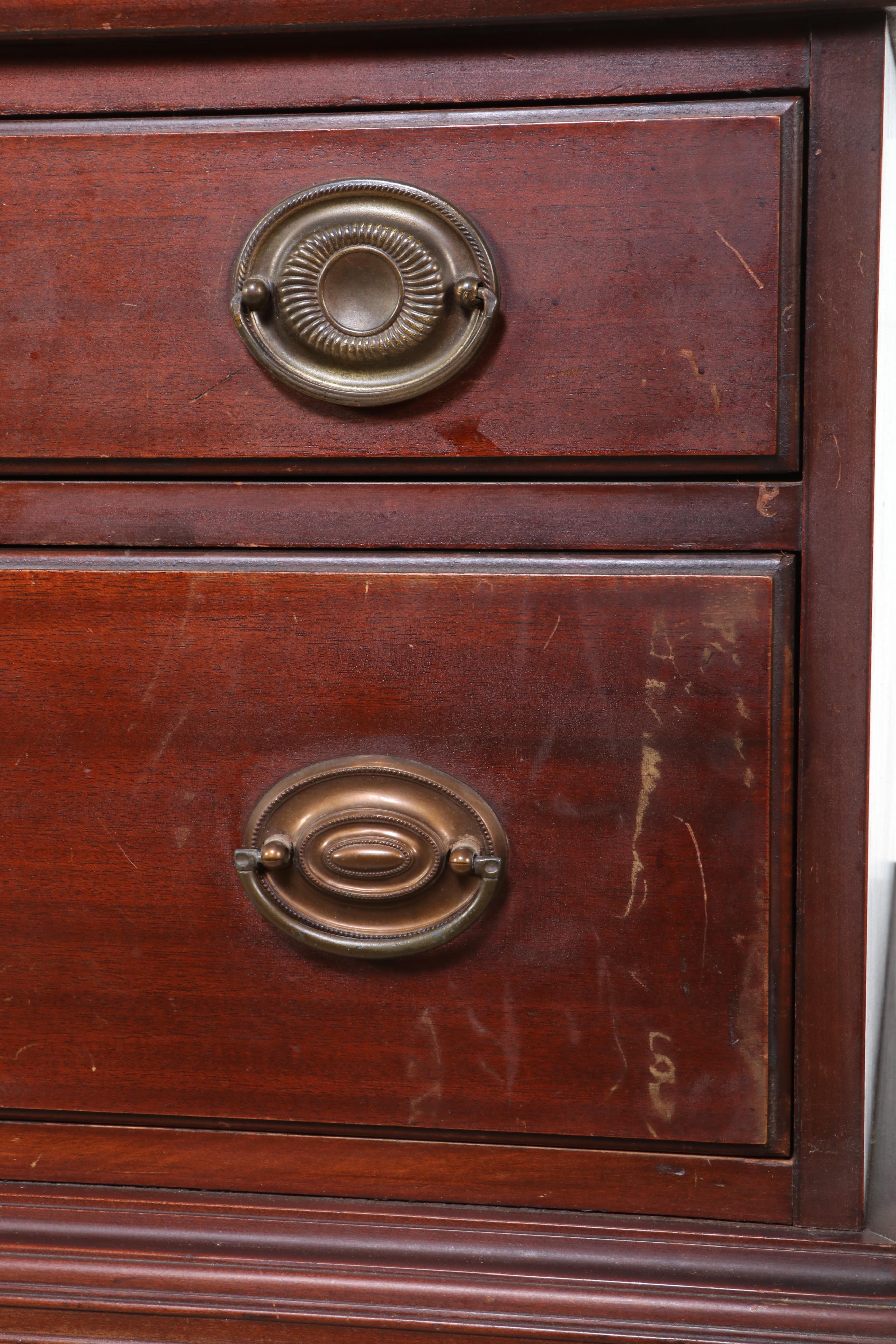 Thomasville Chair Co. Sheraton Style Mahogany Chest on Chest, 20th Century
