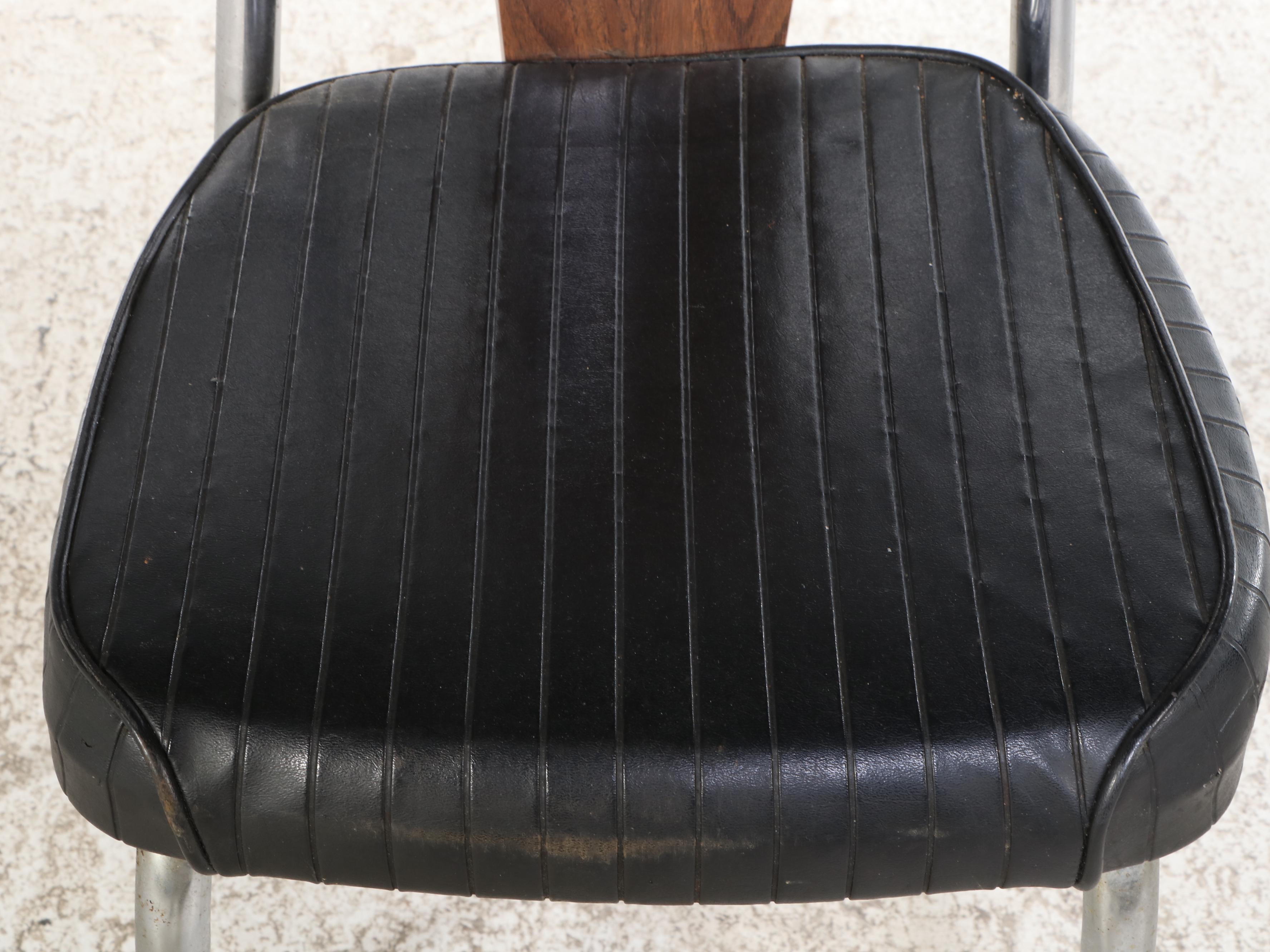 Chromcraft Mid Century Modern Dining Table and Six Chairs