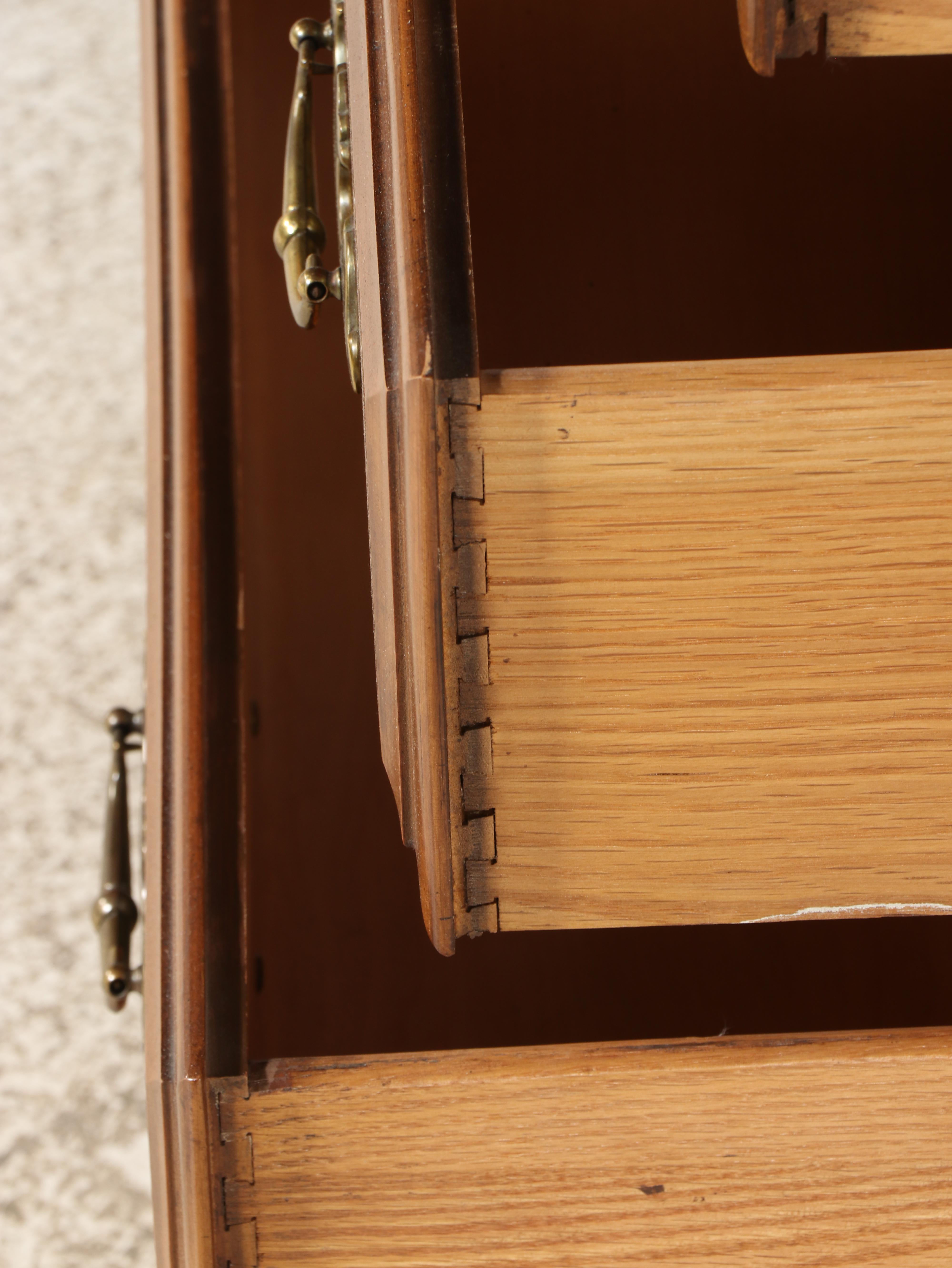 Thomasville Furniture Federal Style Secretary Desk, Mid to Late 20th Century