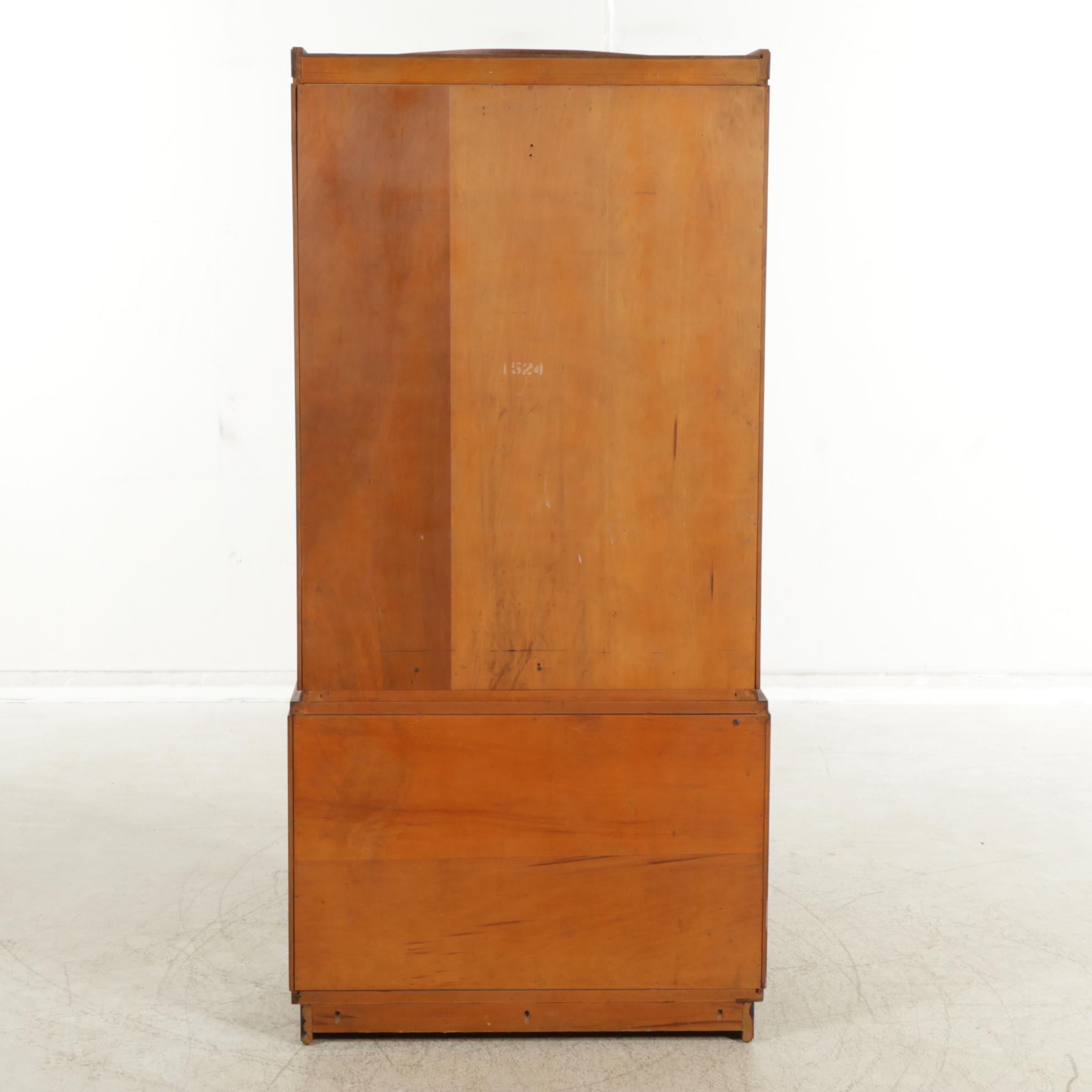 Saginaw Furniture Art Deco Mahogany China Cabinet, Early to Mid-20th Century