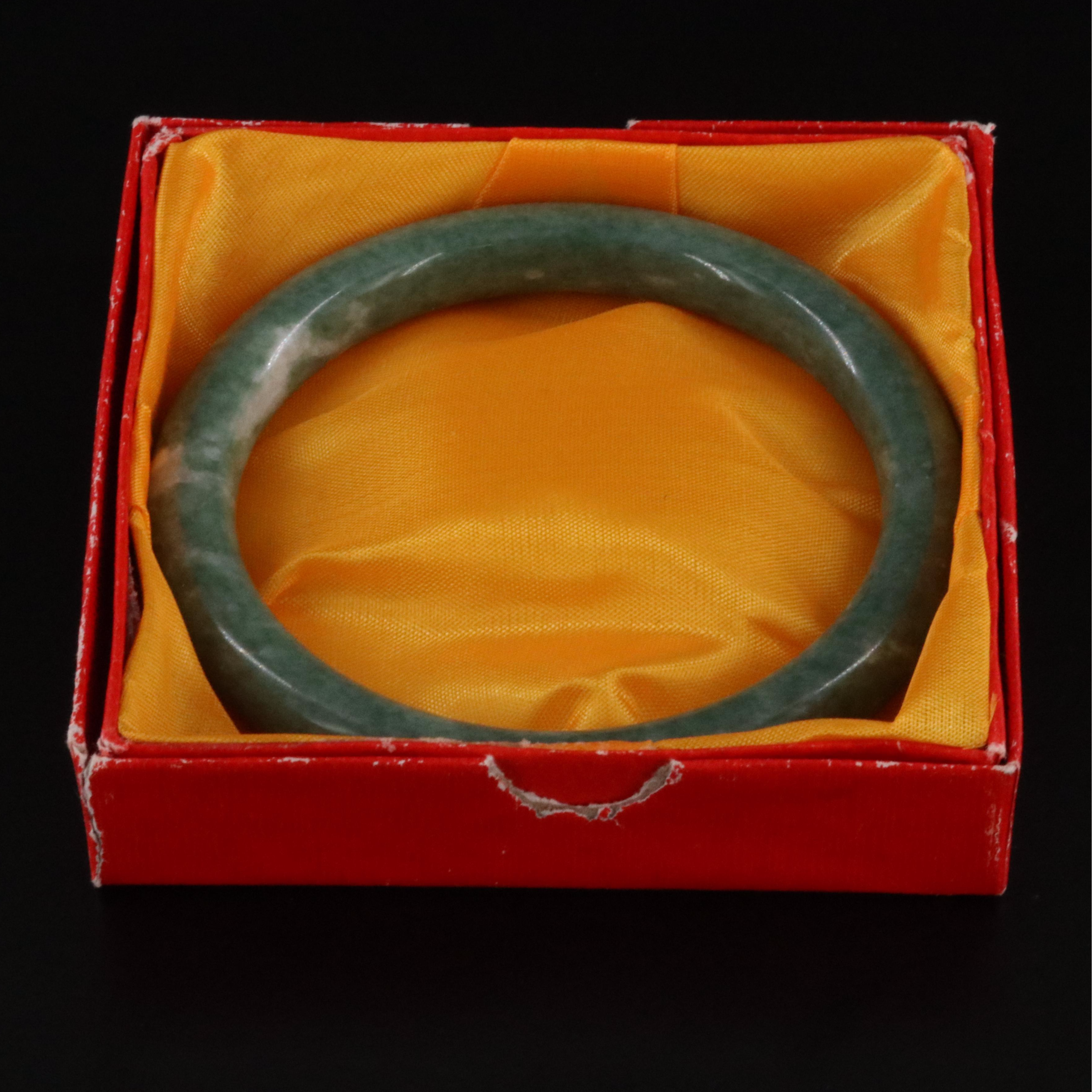 Hololith Quartzite Bangle