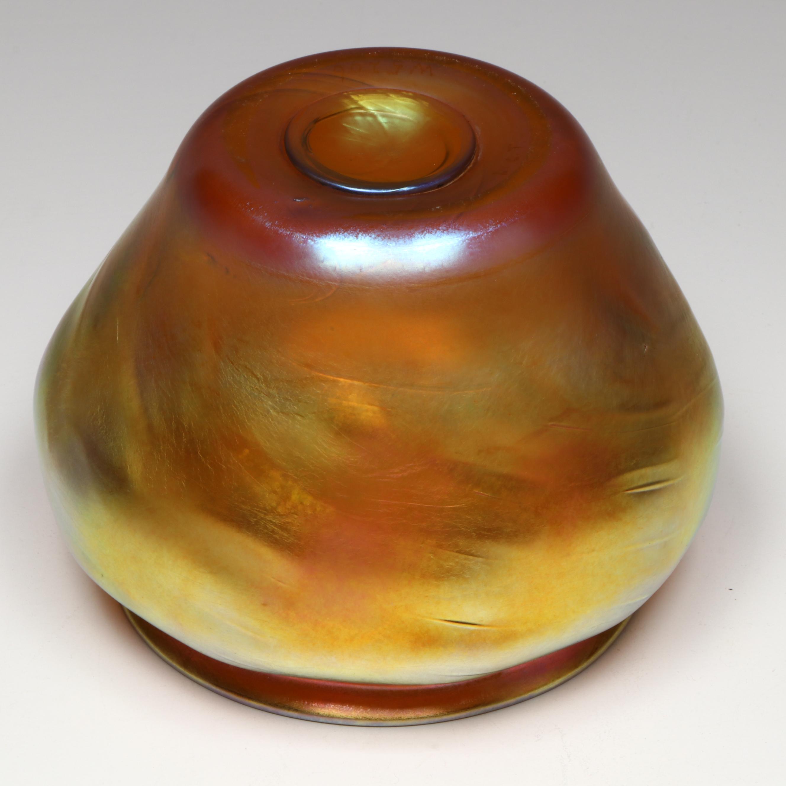 Louis Comfort Tiffany Art Nouveau Style Favrile Glass Bowl, Early 20th Century