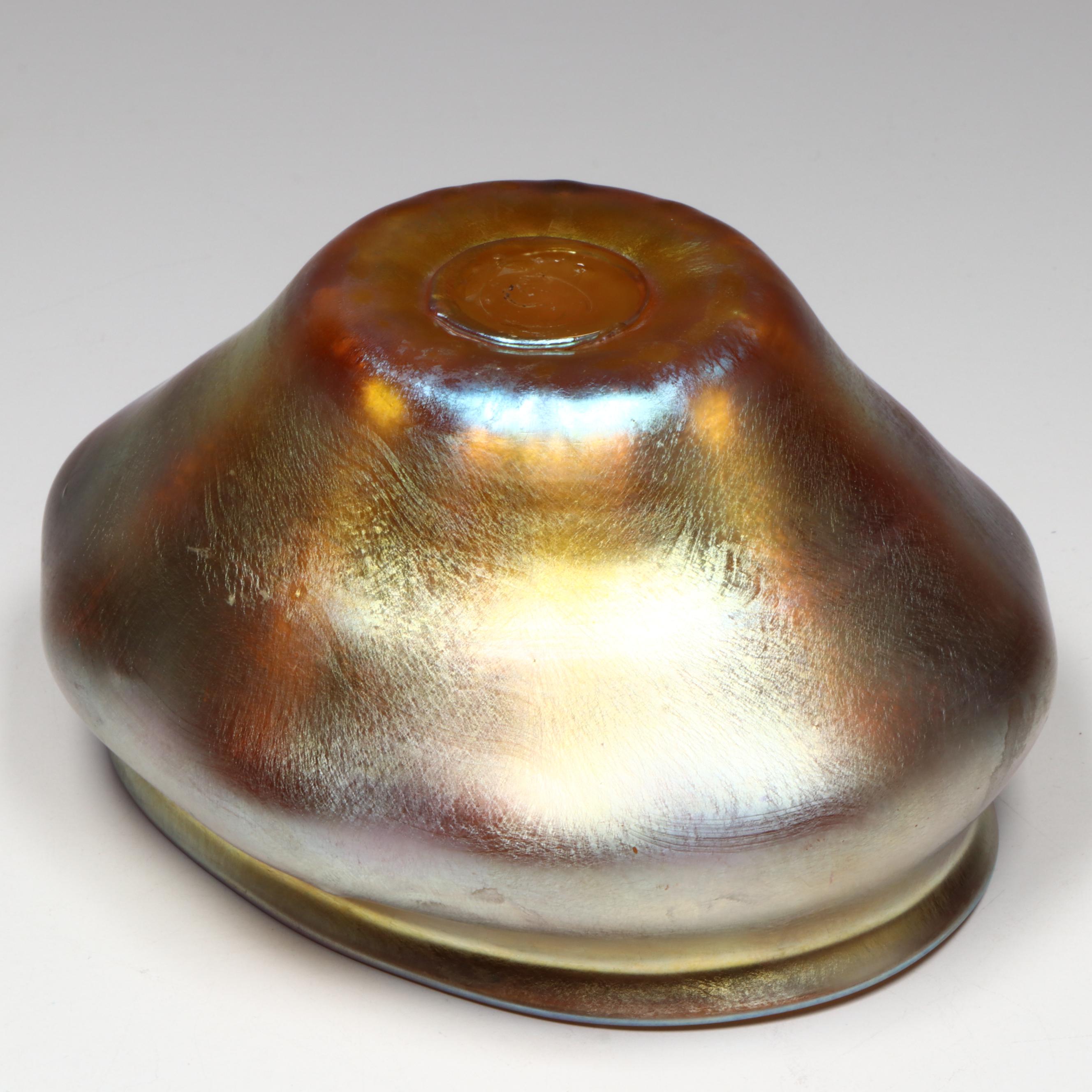 Louis Comfort Tiffany Art Nouveau Favrile Art Glass Bowl, Early 20th Century