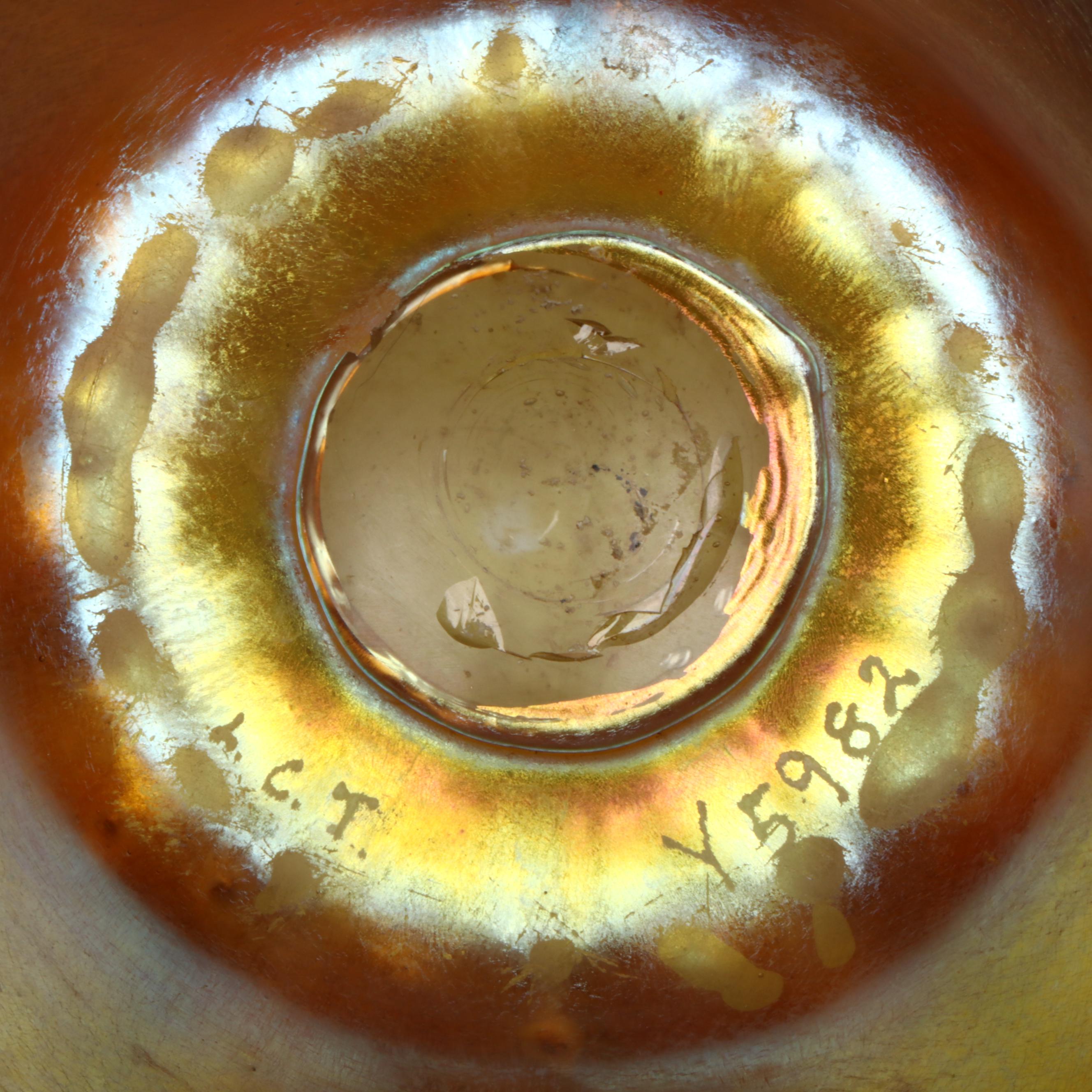 Louis Comfort Tiffany Art Nouveau Favrile Art Glass Bowl, Early 20th Century