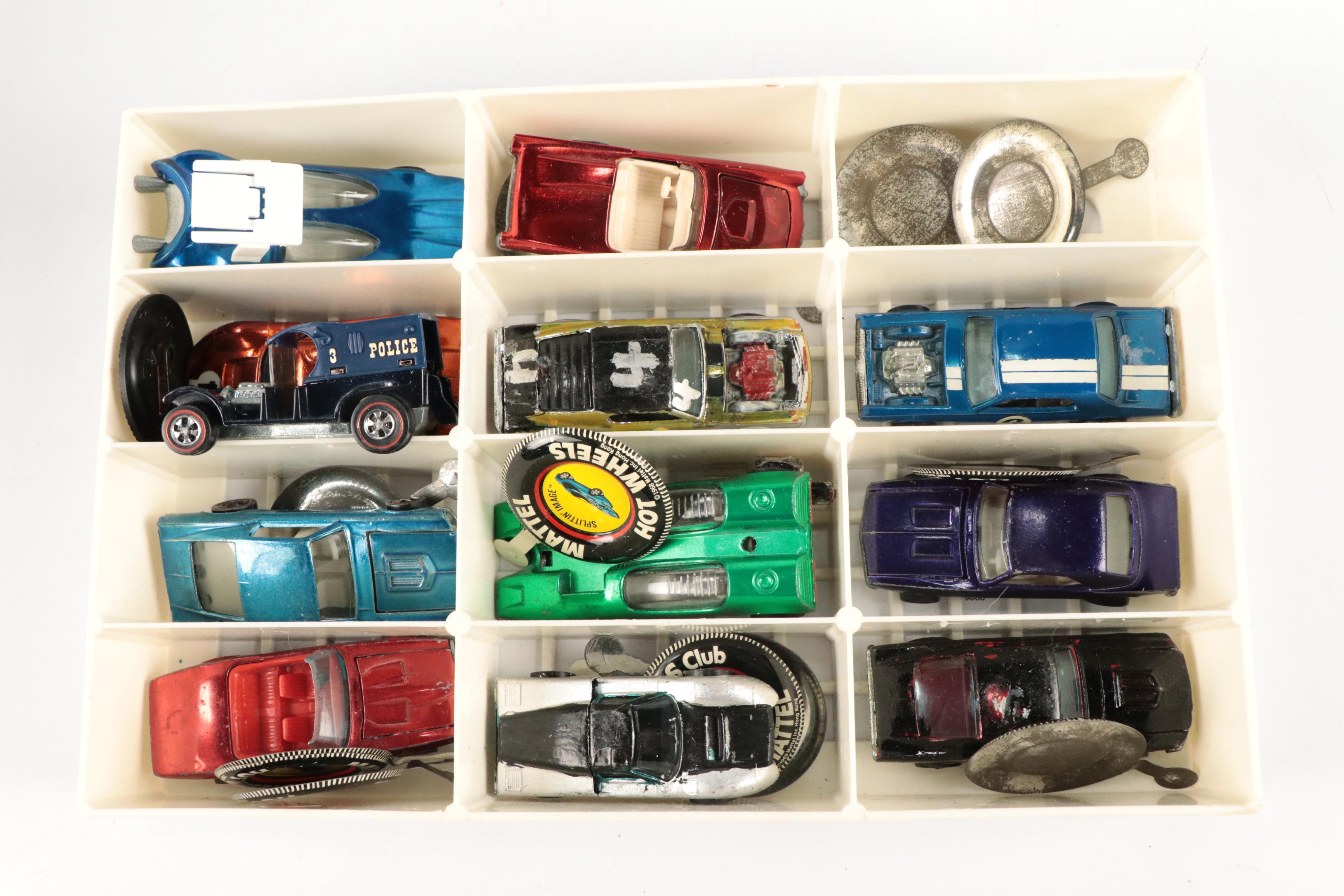 Mattel Hot Wheels Toy Cars with Badges, Case and Price Guide Book