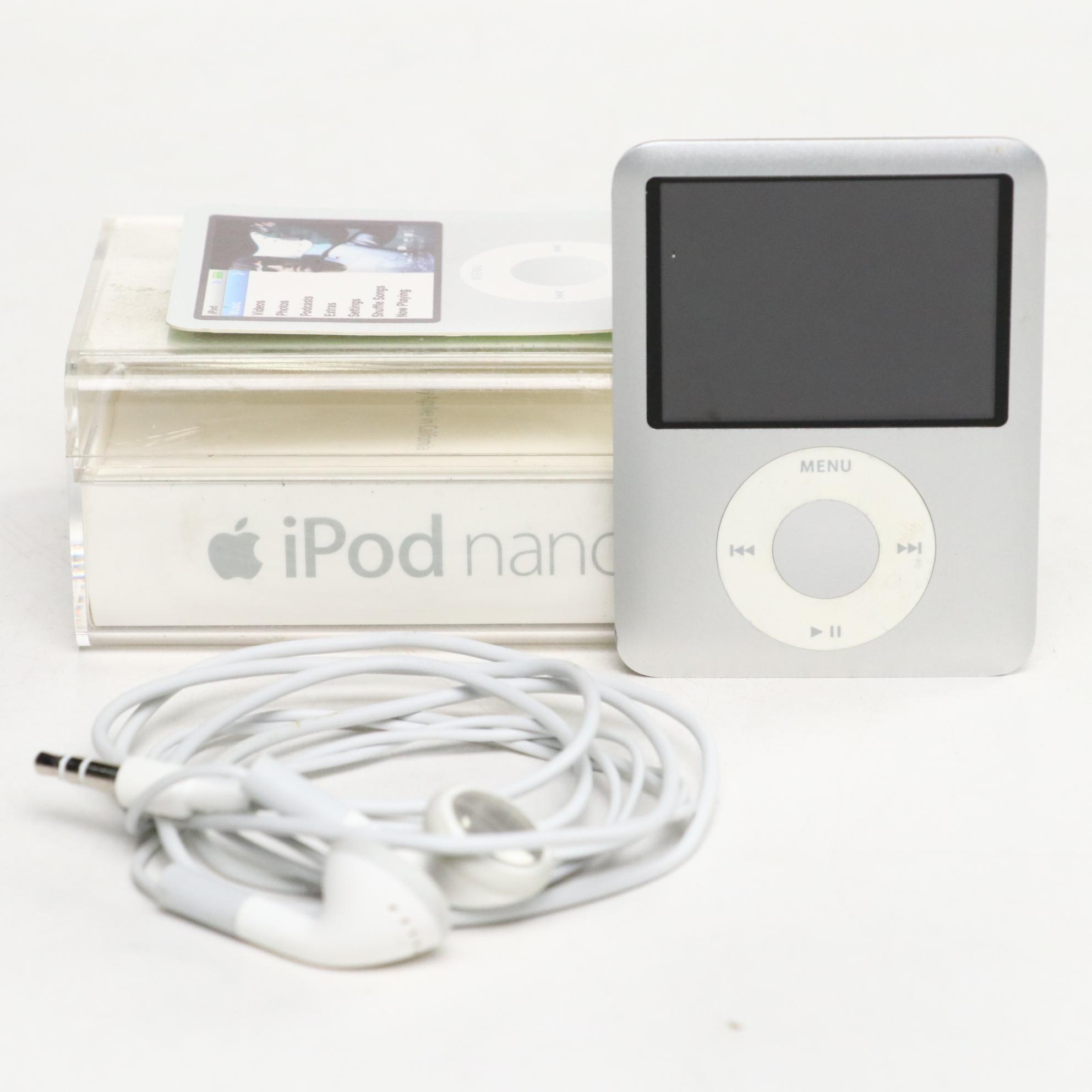 Apple iPod Nano with iPod Headphones