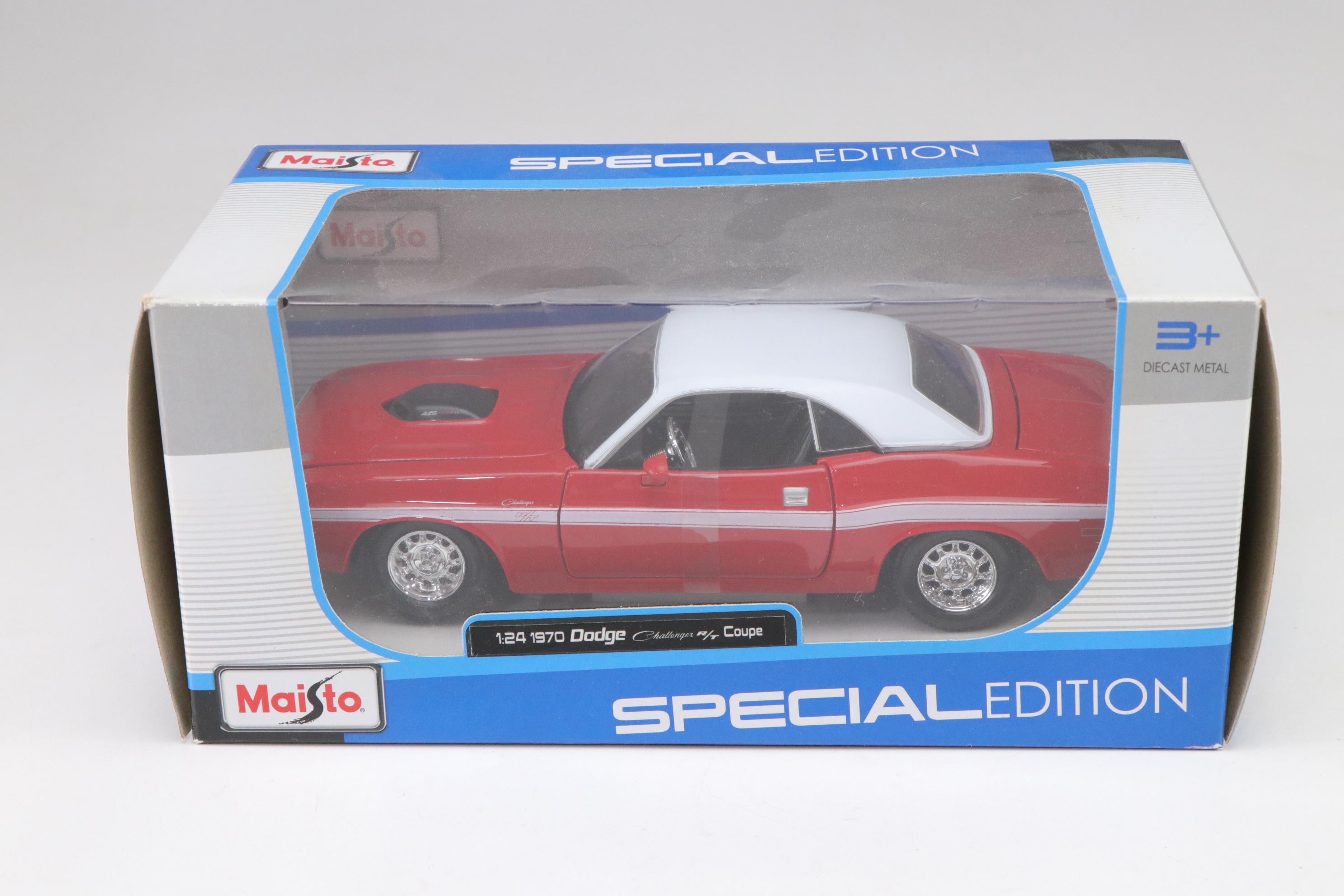 ERTL "American Muscle" 1961 Chevrolet Corvette and Other Diecast Cars
