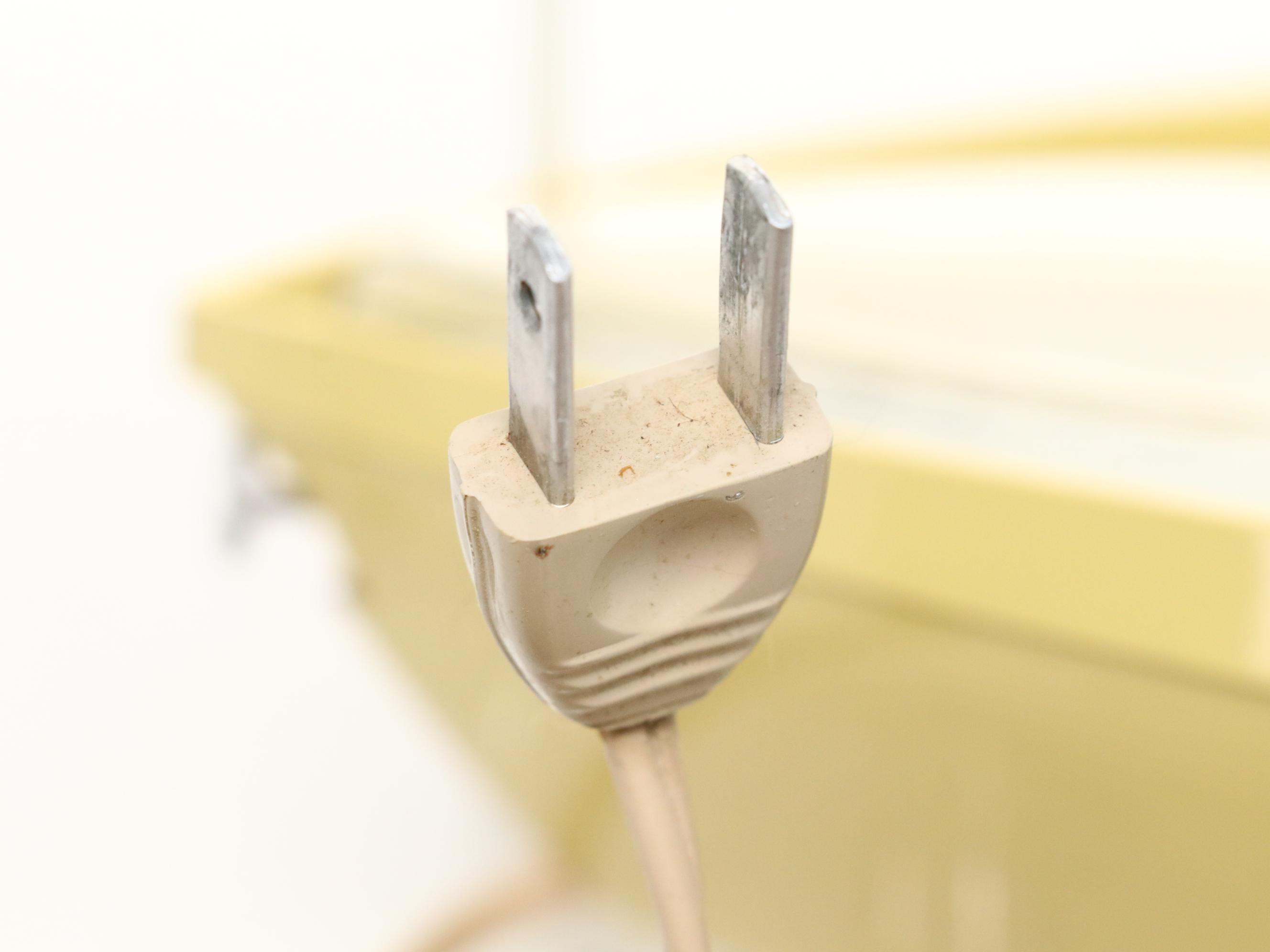 General Electric Model 2159 Electric Wall Clocks