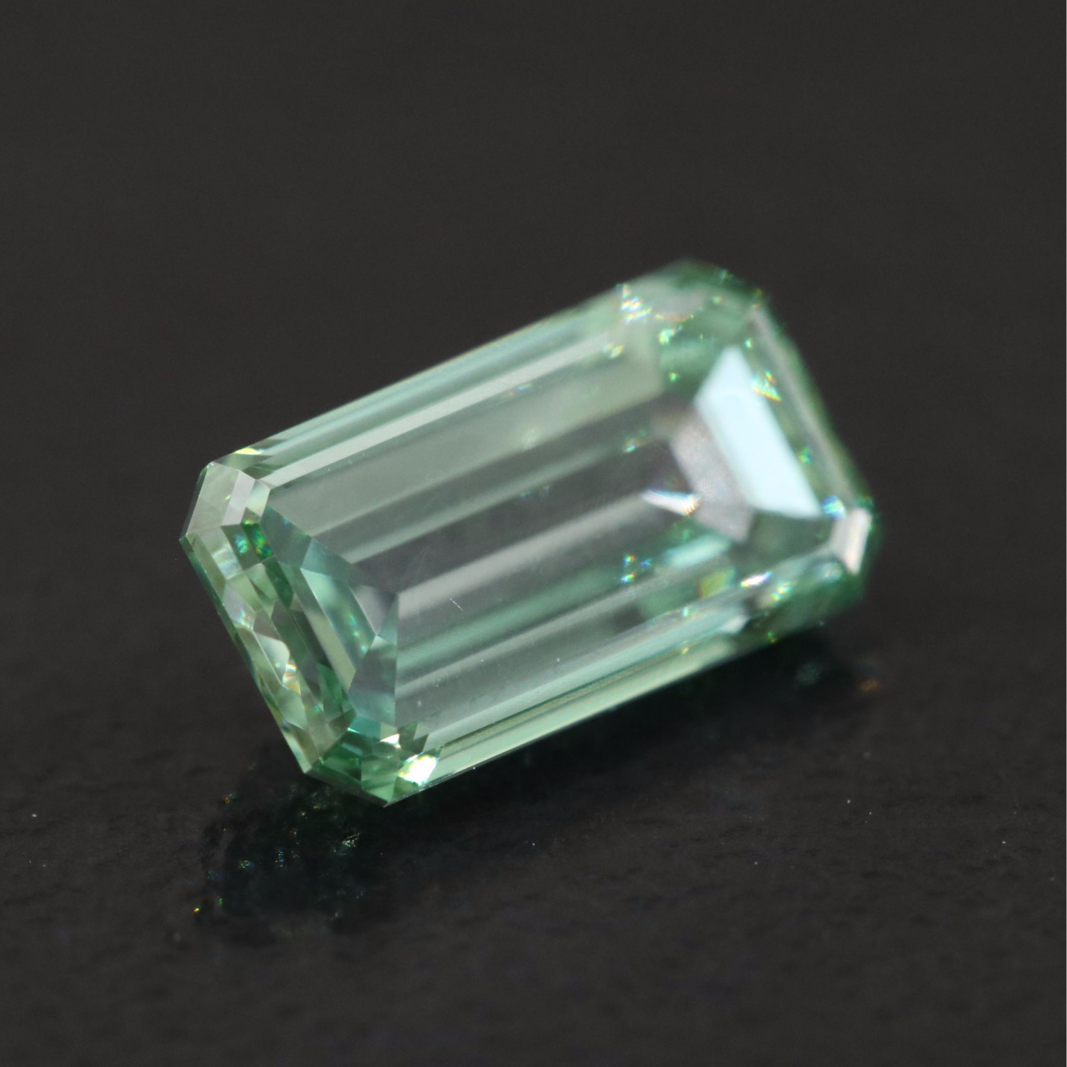 Loose 1.07 CT Lab Grown Fancy Green Diamond