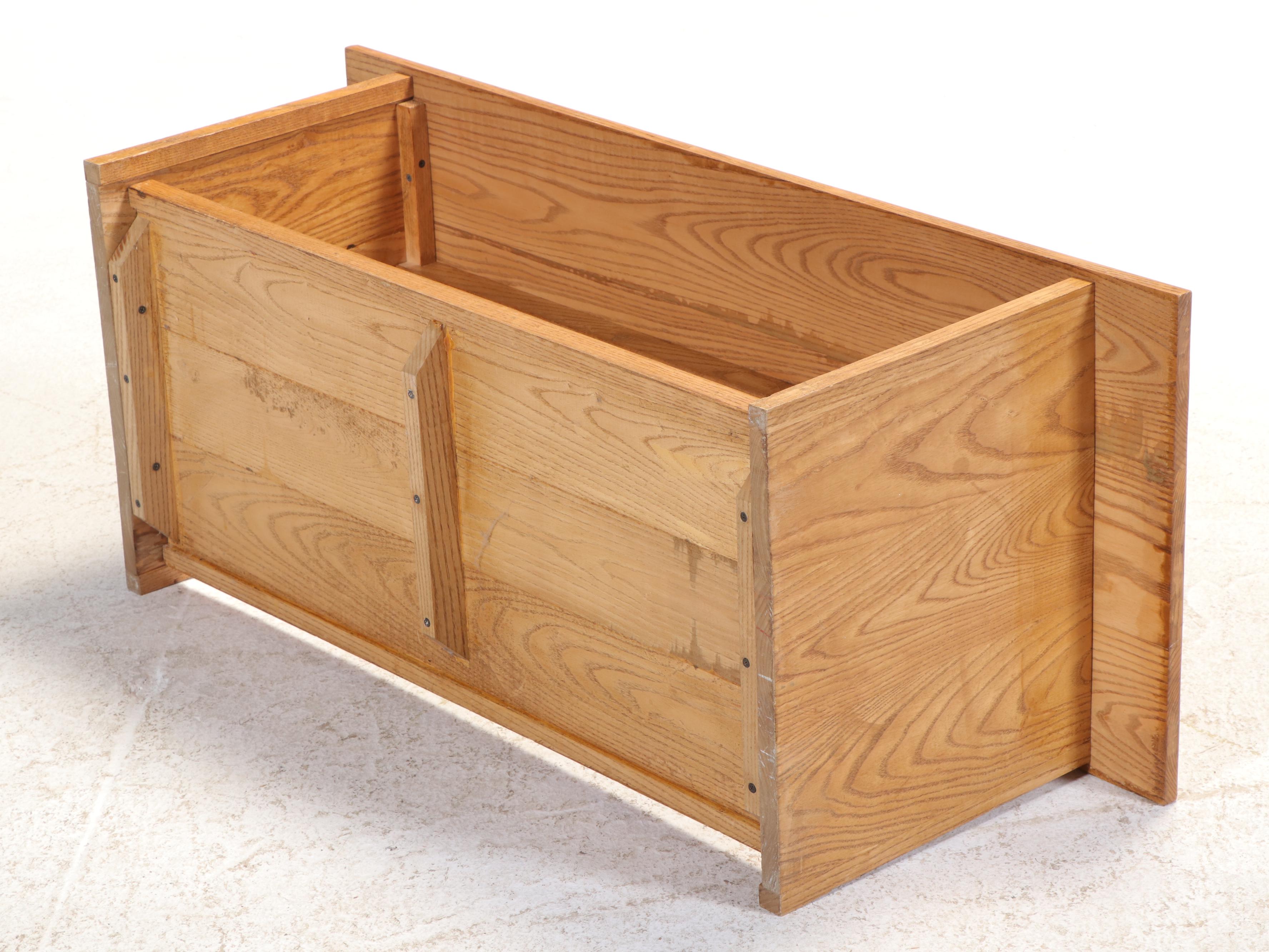 Arts and Crafts Style Oak Coffee Table, Late 20th Century