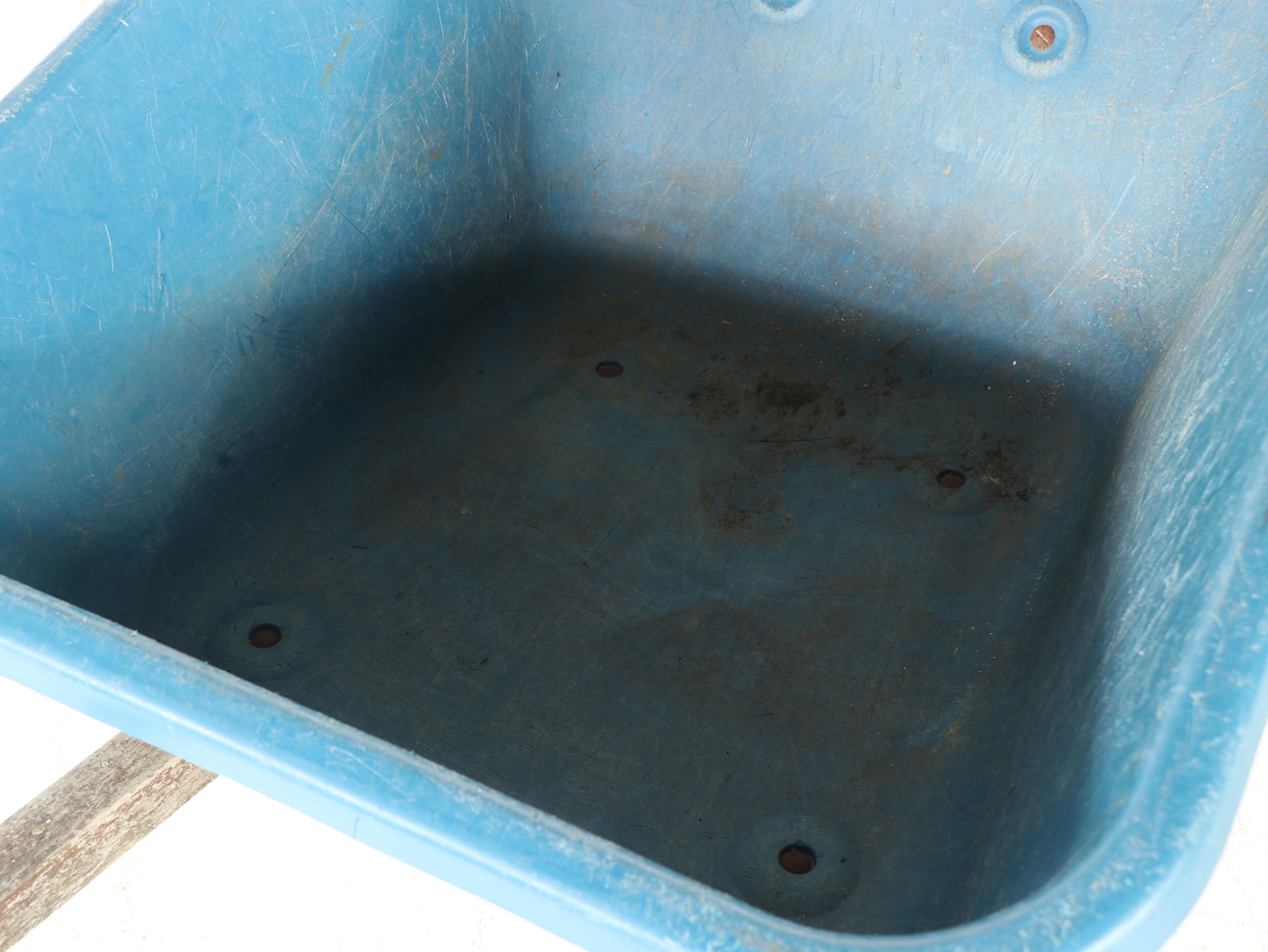 Jackson Two Wheel Wheelbarrow with Milwaukee Hand Truck