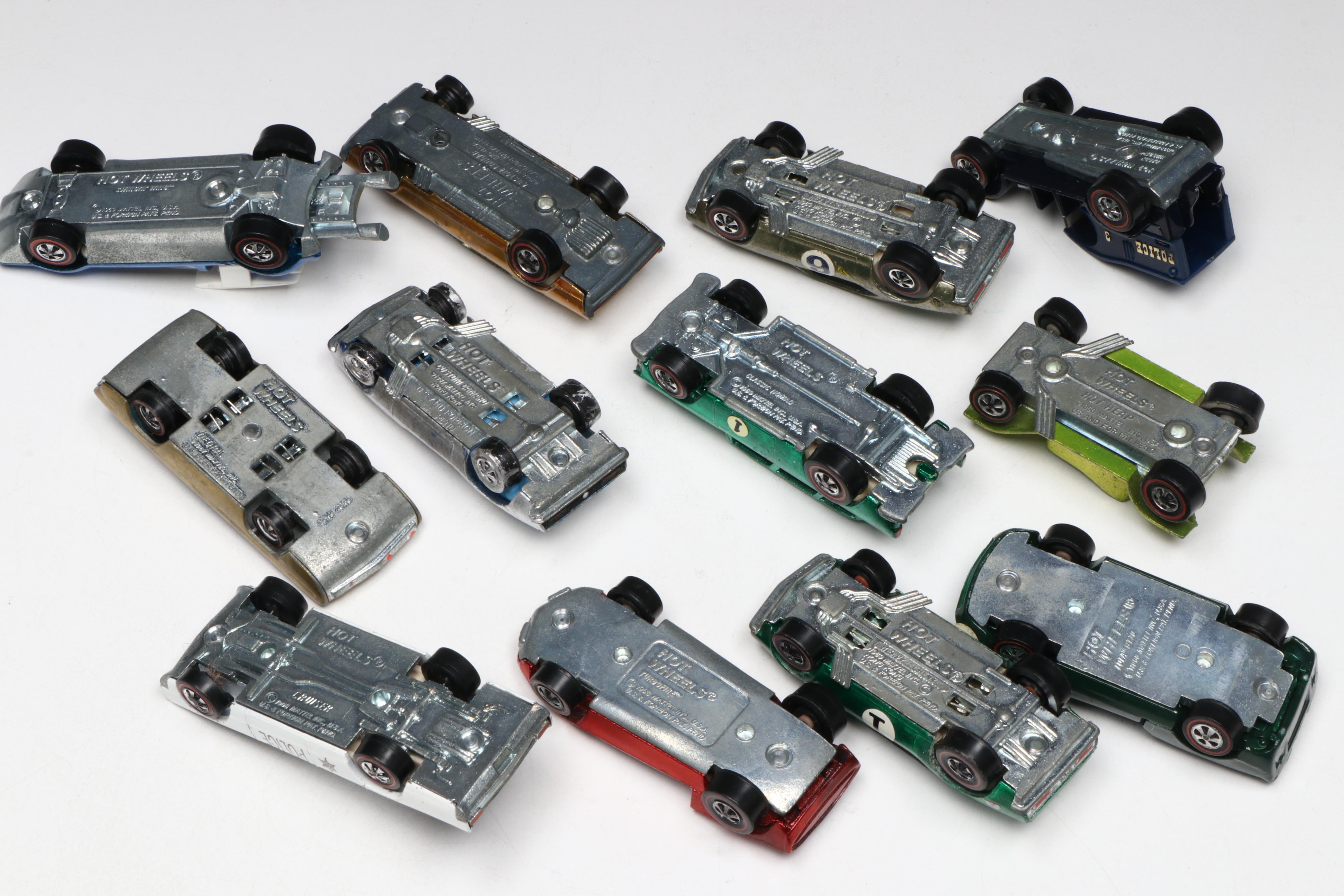 Mattel Hot Wheels Toy Cars with Badges, Case and Price Guide Book